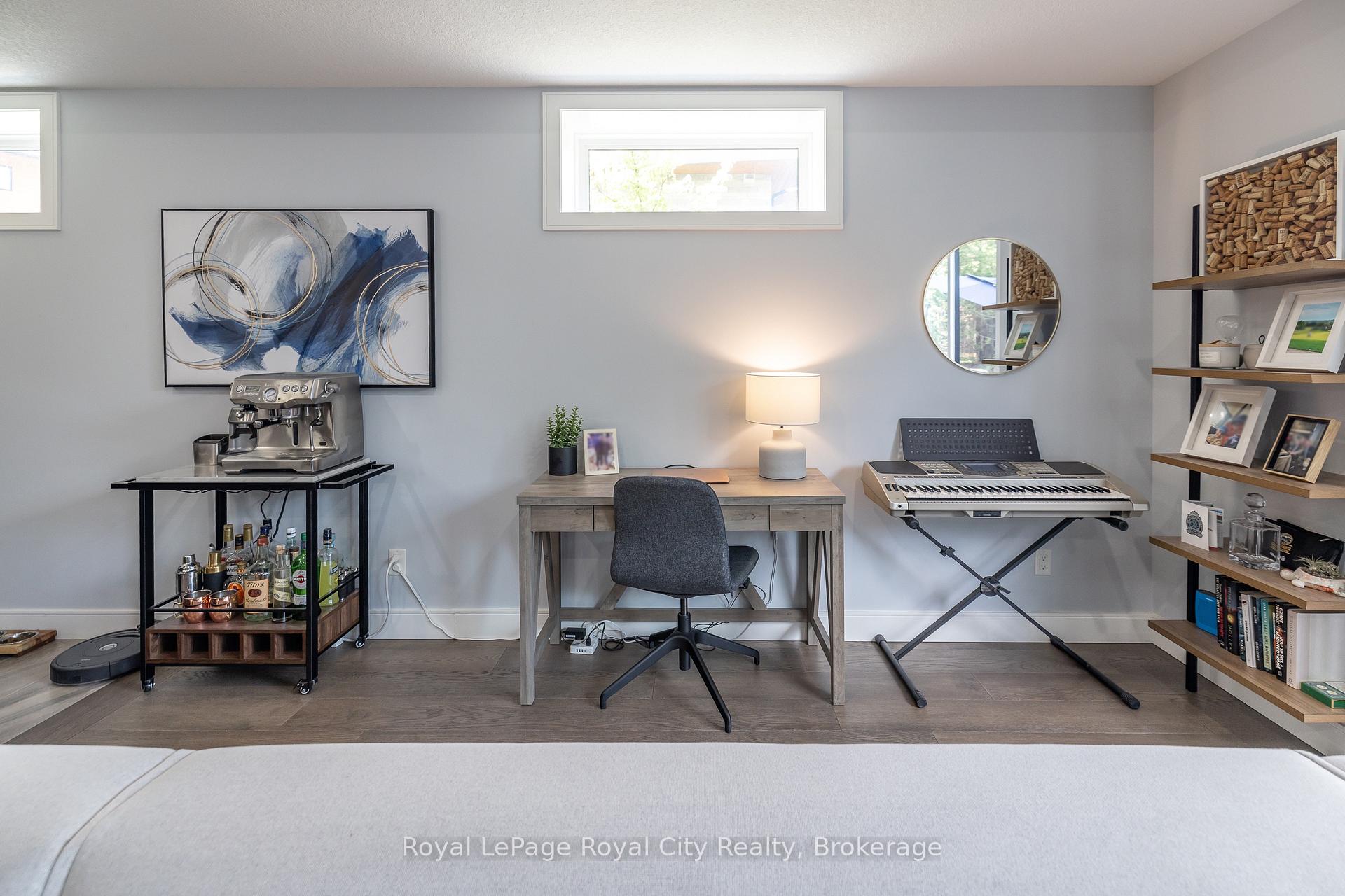Photo 19 of Unit 17, 32 Arkell Road, Guelph, Kortright East — HOMEH