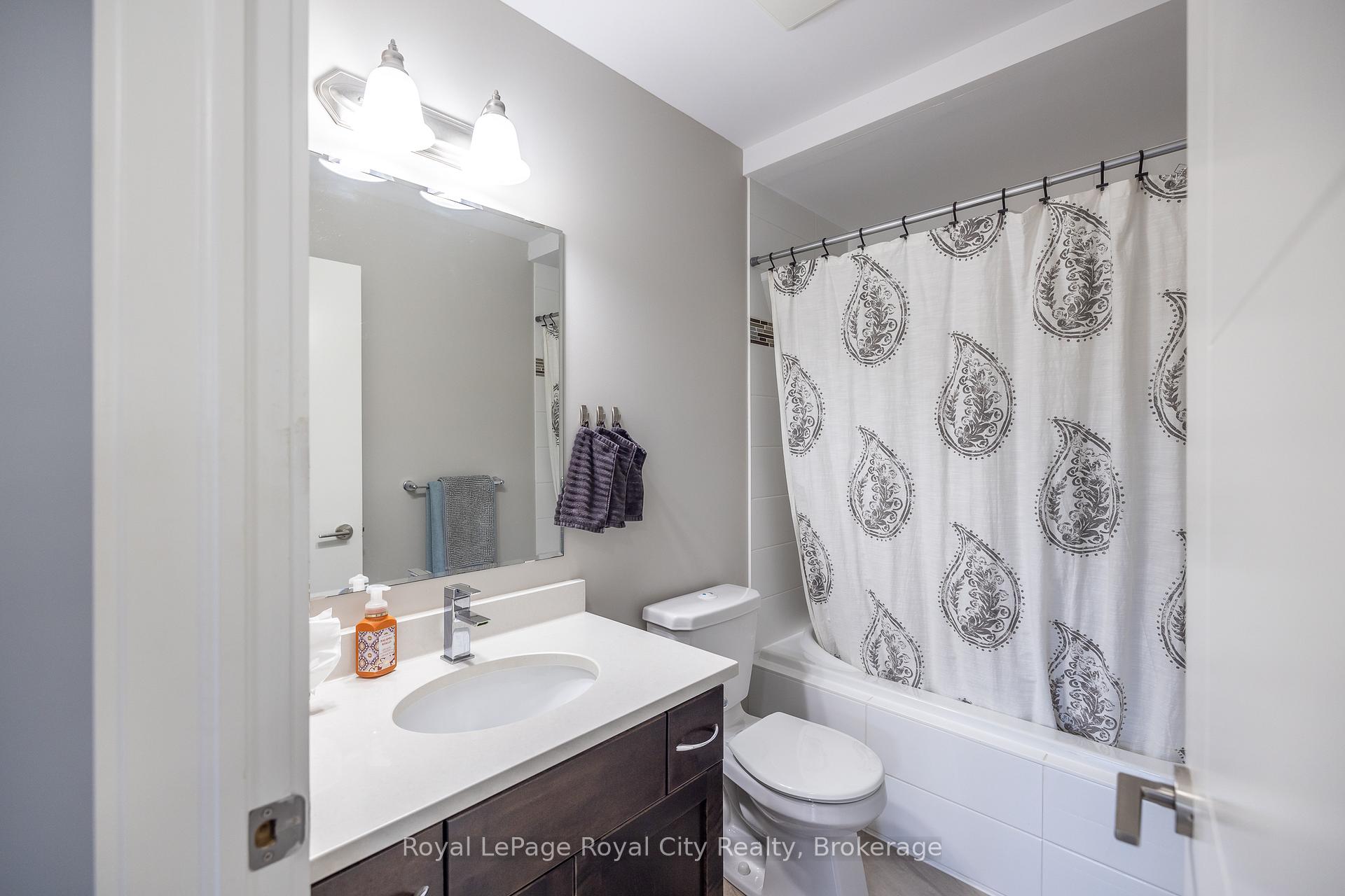 Photo 23 of Unit 17, 32 Arkell Road, Guelph, Kortright East — HOMEH