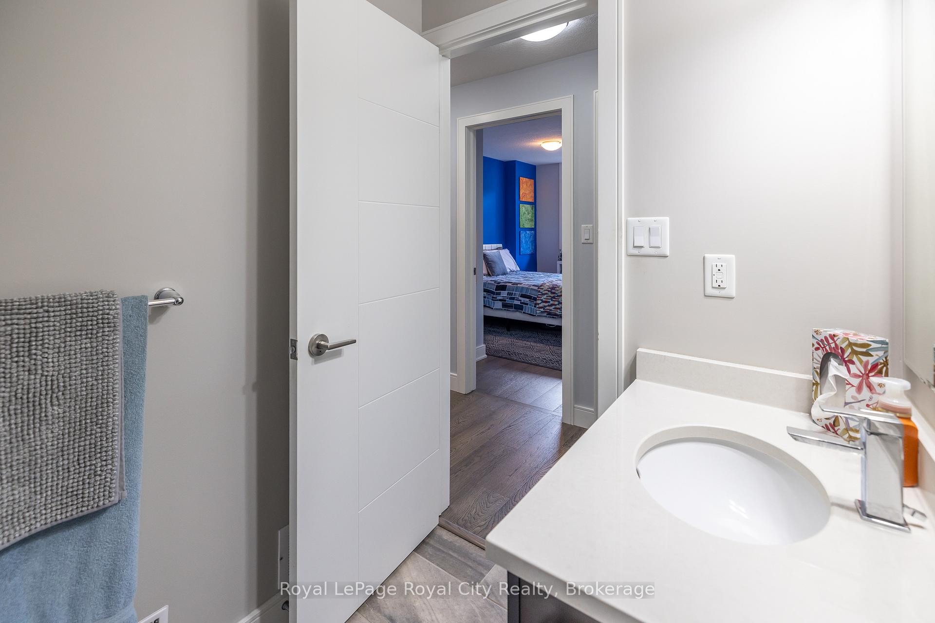 Photo 25 of Unit 17, 32 Arkell Road, Guelph, Kortright East — HOMEH