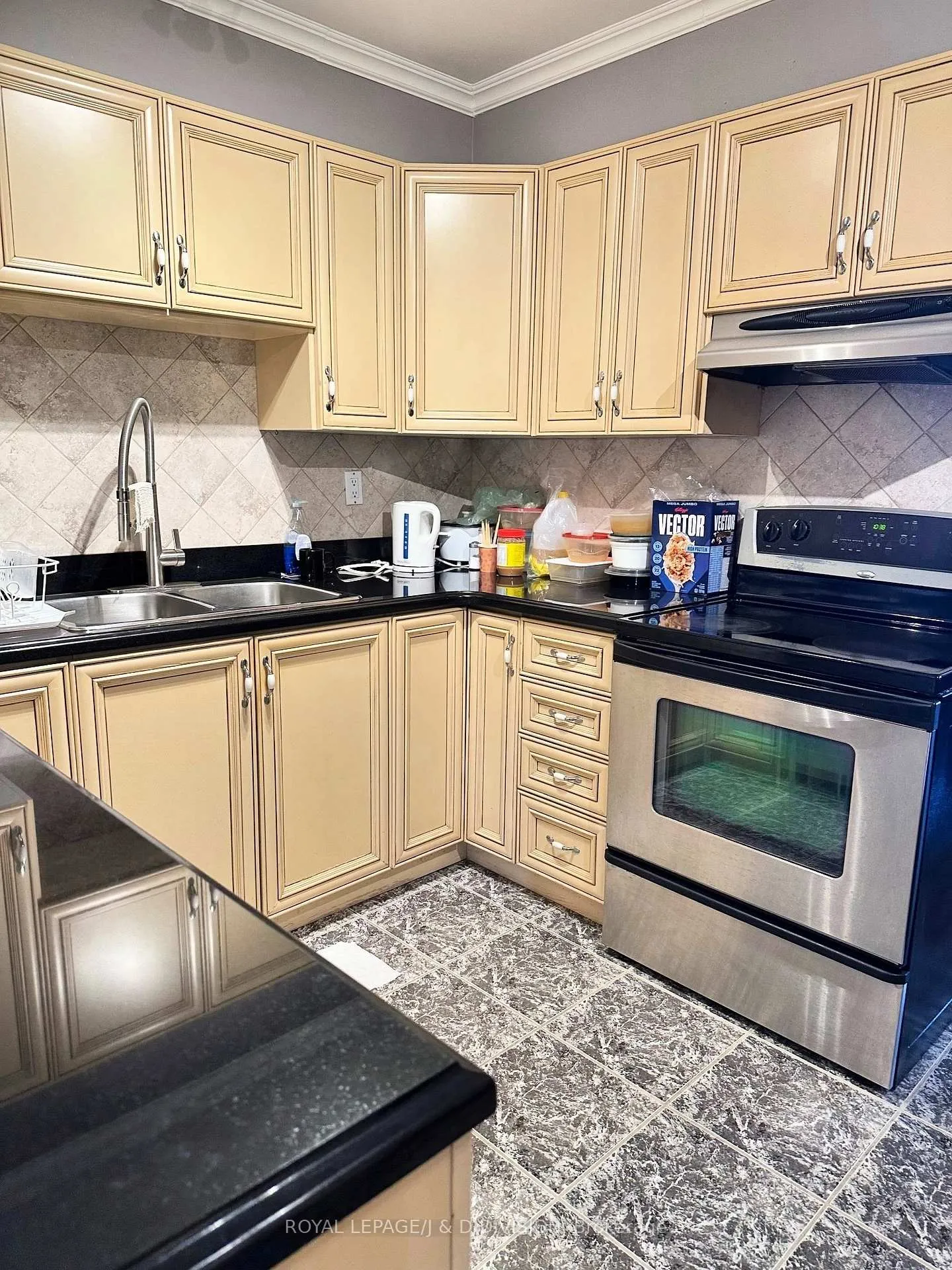 Photo 3 of Unit 1510, 130 Neptune Drive, Toronto, Englemount-Lawrence — HOMEH