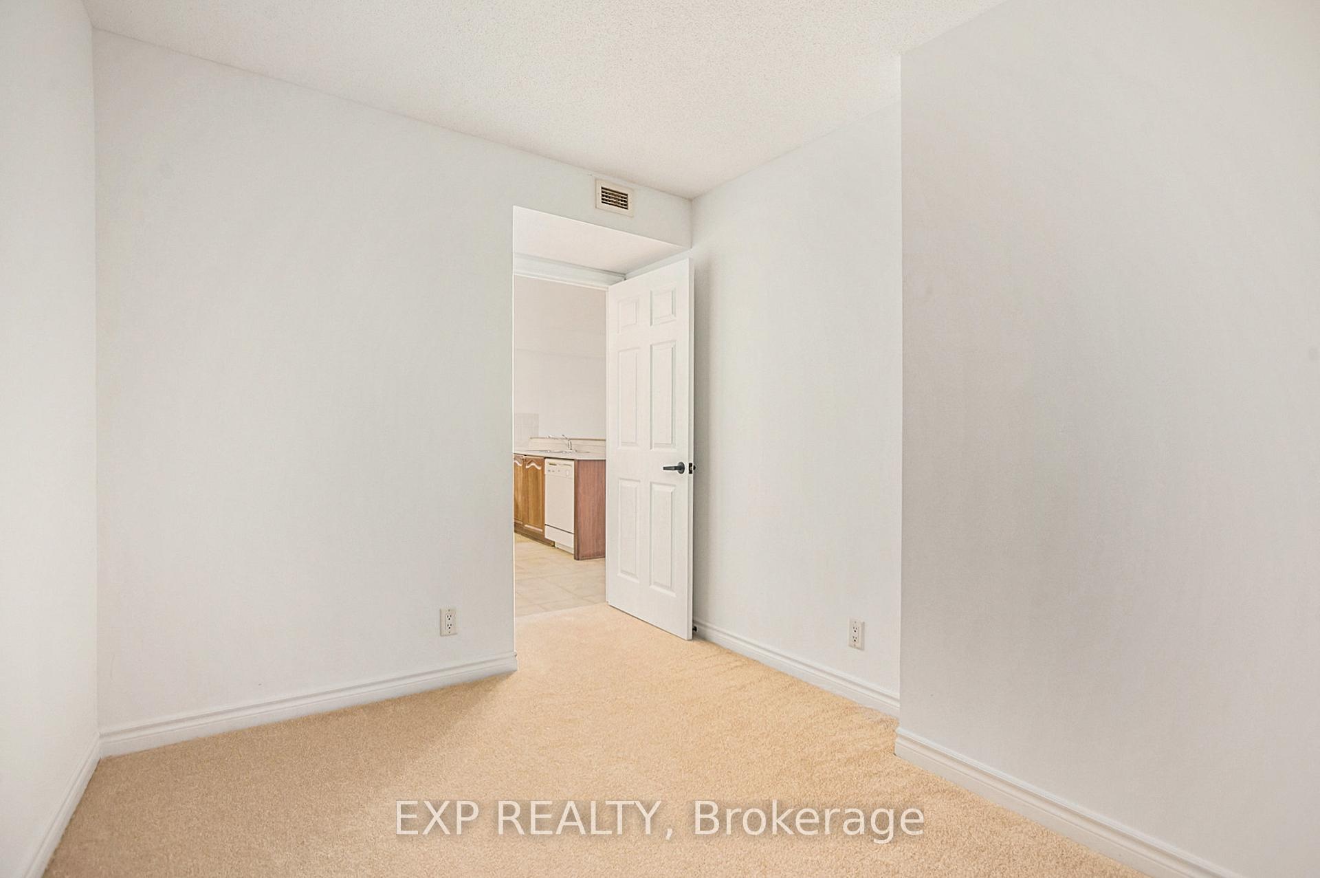 Photo 32 of Unit 202, 120 Grant Carman Drive, Ottawa, Borden Farm/Stewart Farm/Carleton Heights/Parkwood Hills — HOMEH