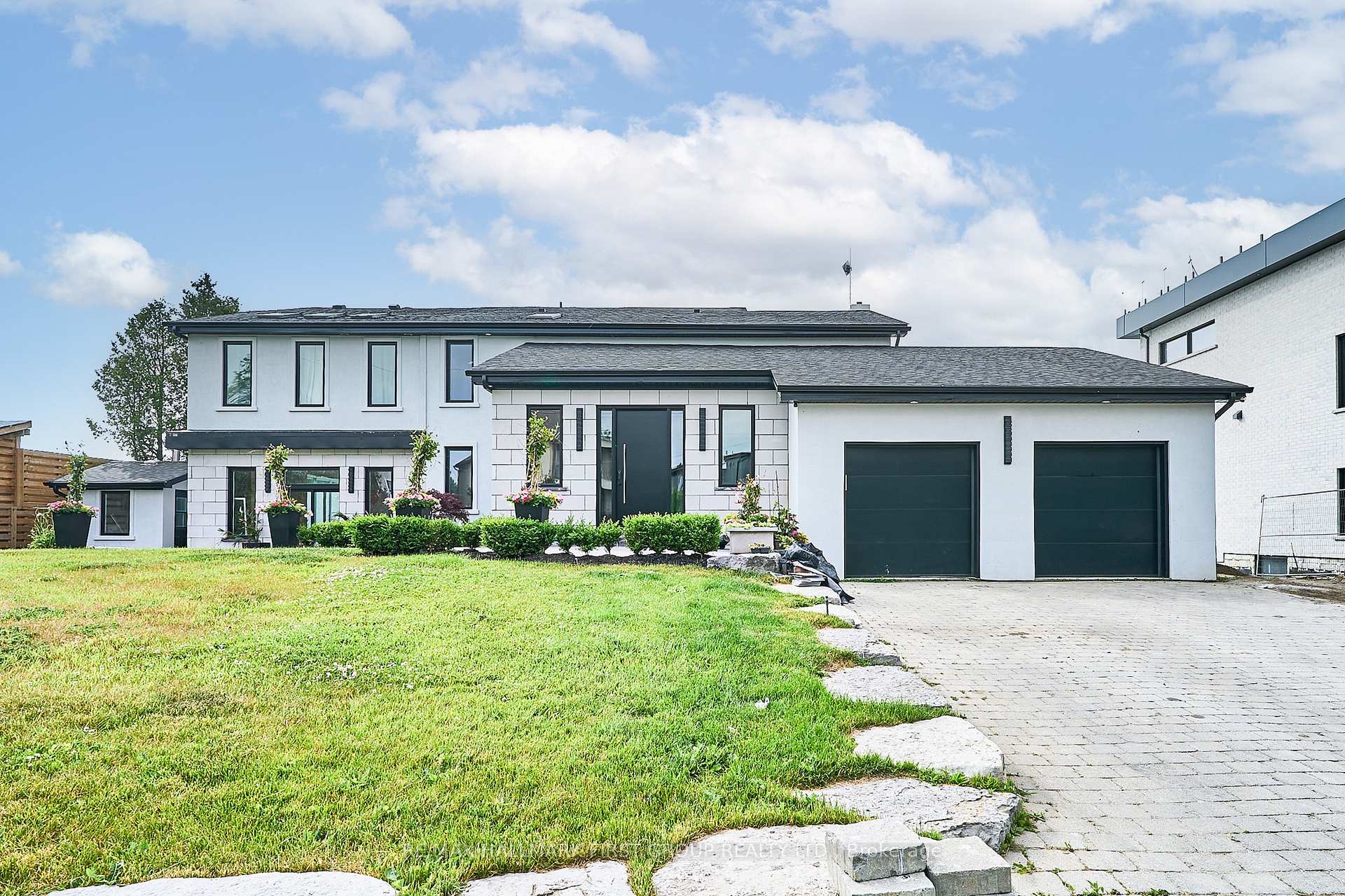 Photo 1 of 52 Ontoro Boulevard, Ajax, South East — HOMEH