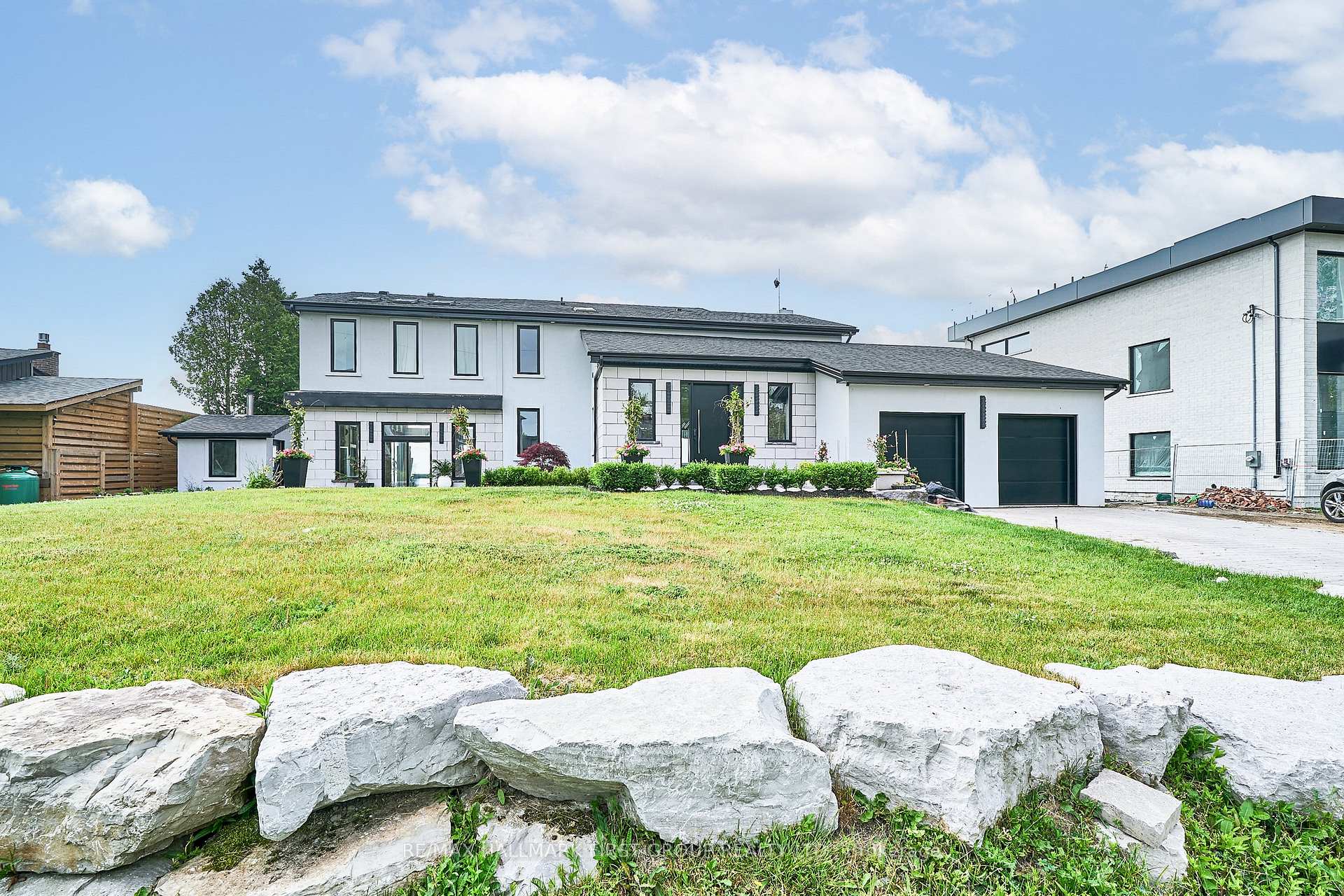 Photo 2 of 52 Ontoro Boulevard, Ajax, South East — HOMEH