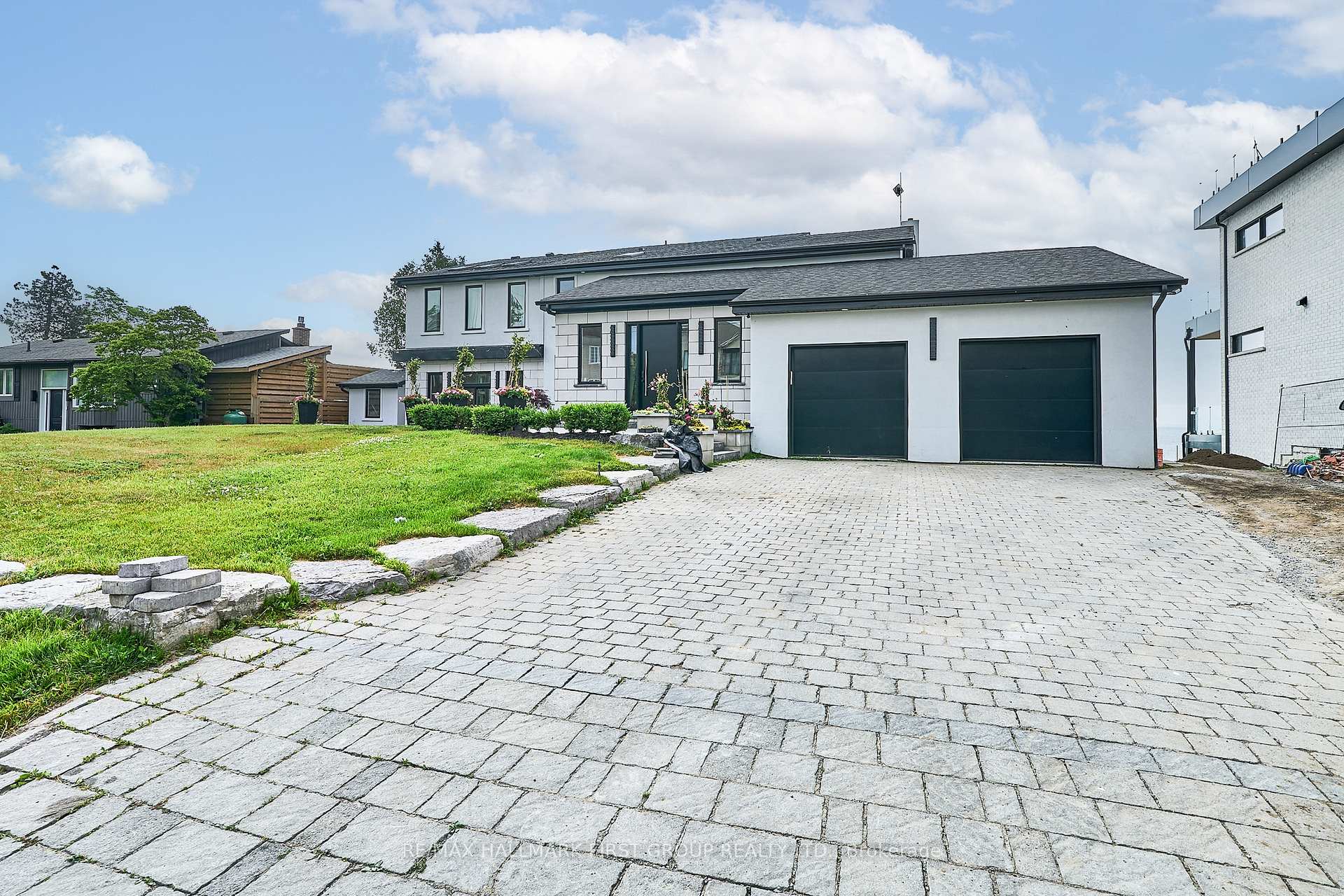 Photo 4 of 52 Ontoro Boulevard, Ajax, South East — HOMEH