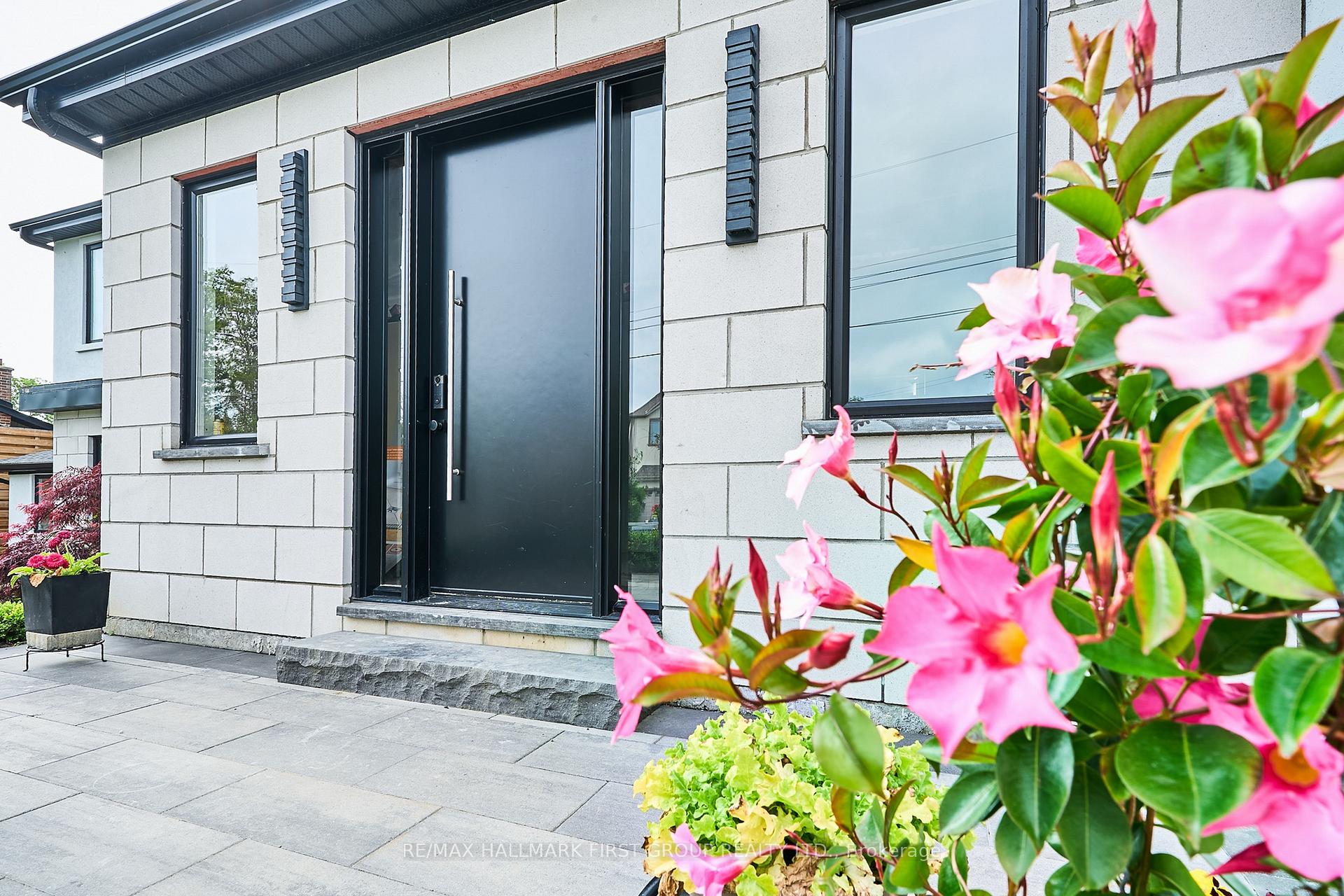 Photo 8 of 52 Ontoro Boulevard, Ajax, South East — HOMEH