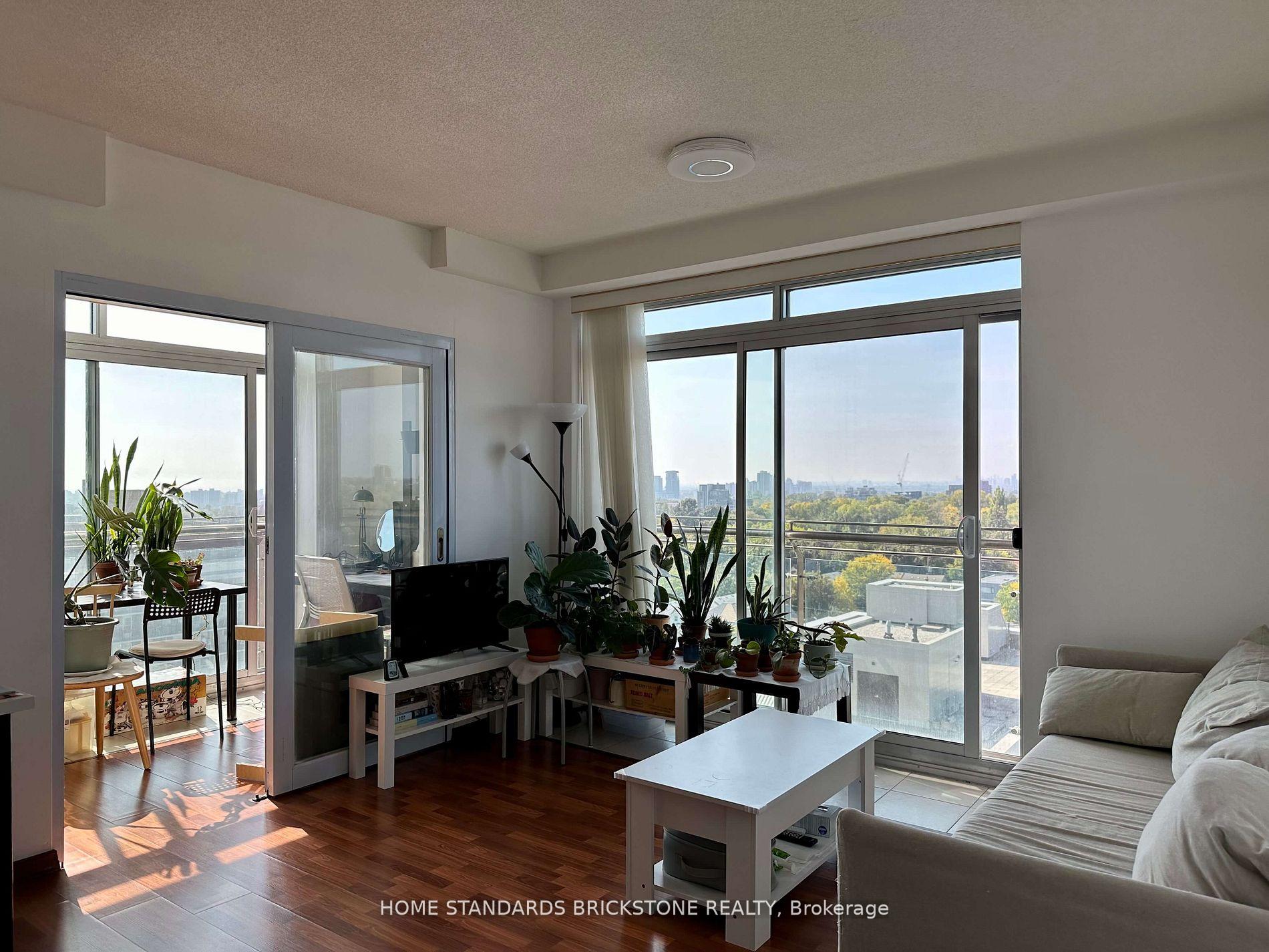Photo 5 of Unit 1111, 15 Maplewood Avenue, Toronto, Humewood-Cedarvale — HOMEH
