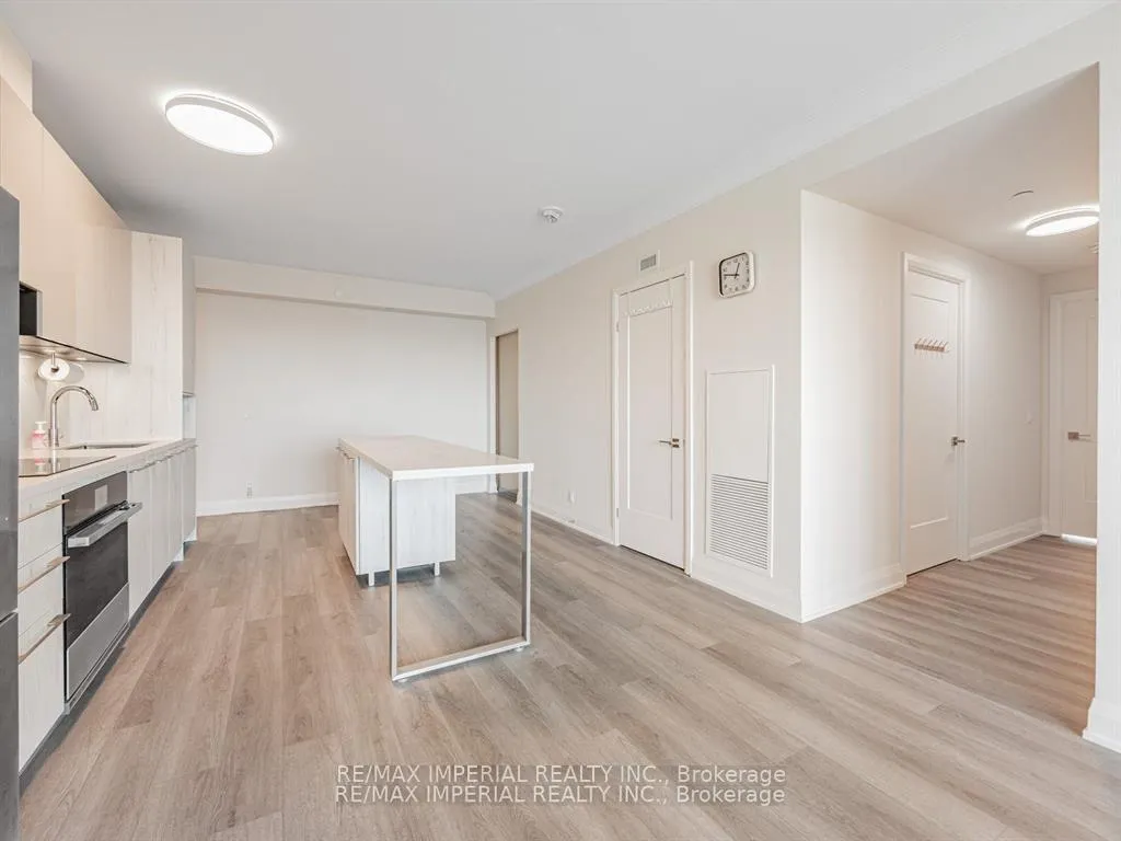 Photo 7 of Unit 3205, 8 Water Walk Drive, Markham, Unionville — HOMEH