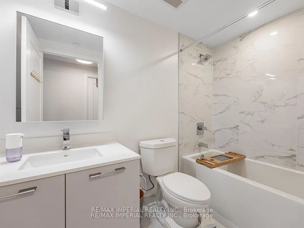 Photo 16 of Unit 3205, 8 Water Walk Drive, Markham, Unionville — HOMEH