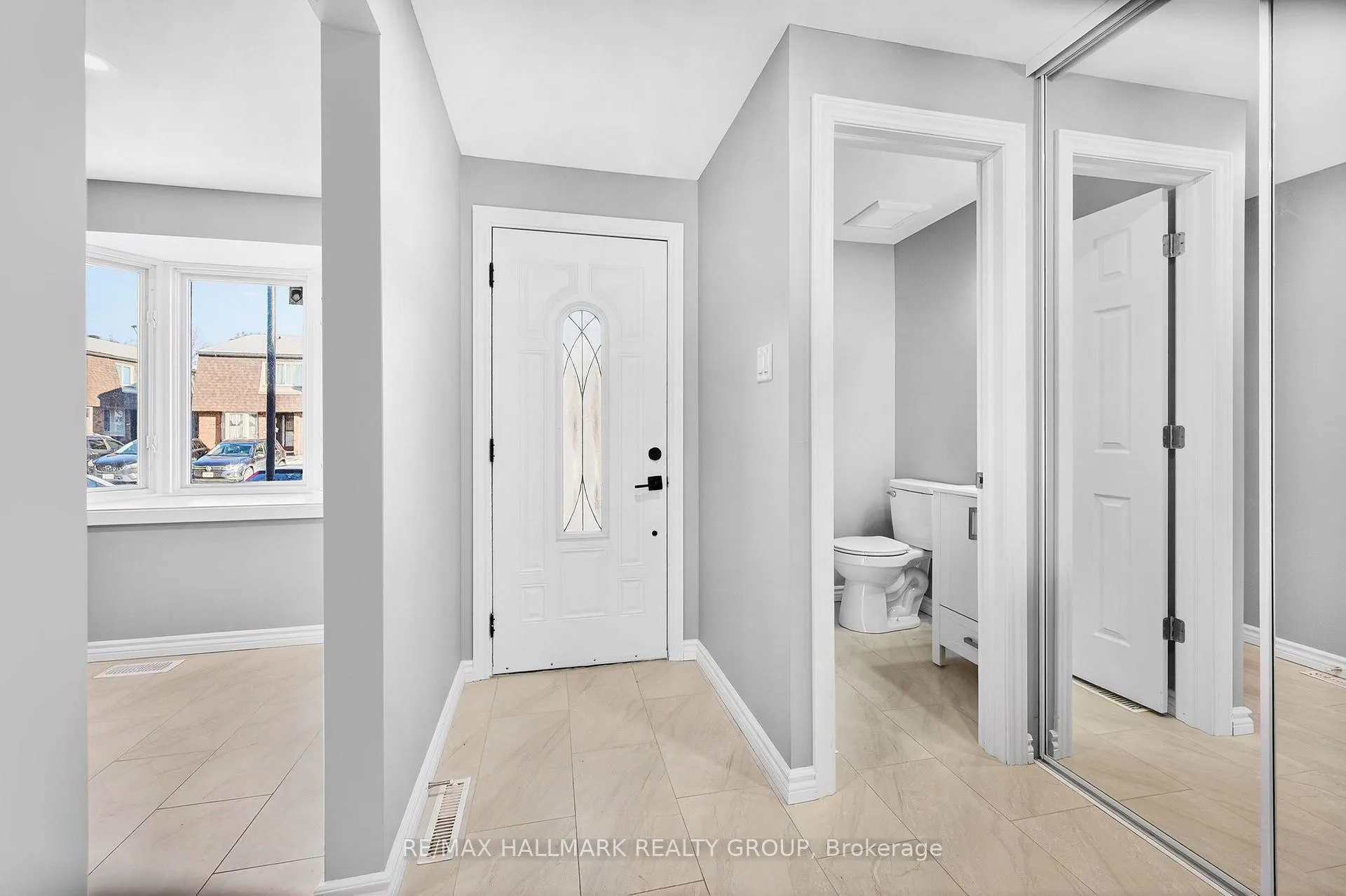 Photo 3 of Unit B, 905 Elmsmere Road, Ottawa, Beacon Hill South — HOMEH