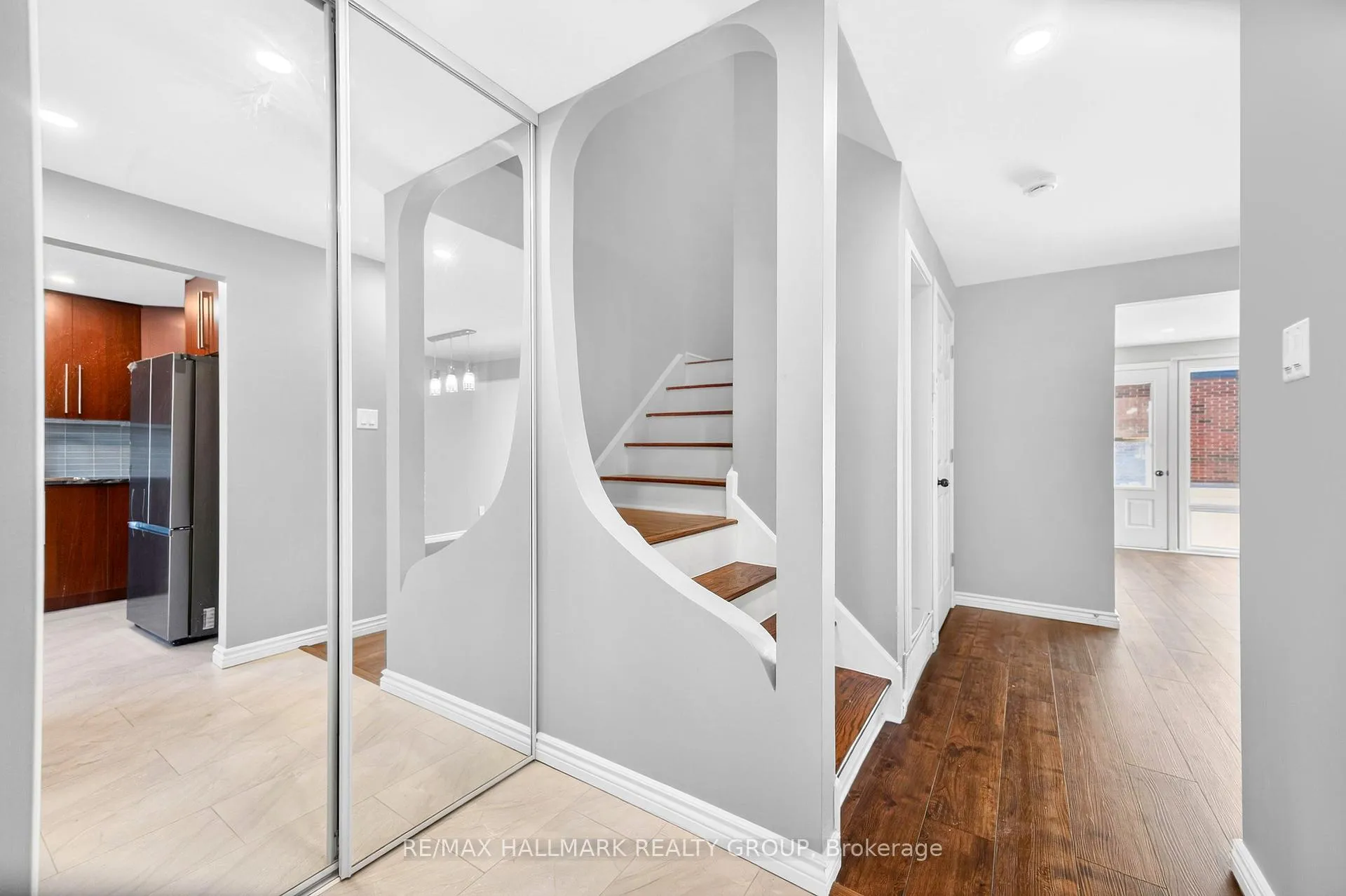 Photo 4 of Unit B, 905 Elmsmere Road, Ottawa, Beacon Hill South — HOMEH