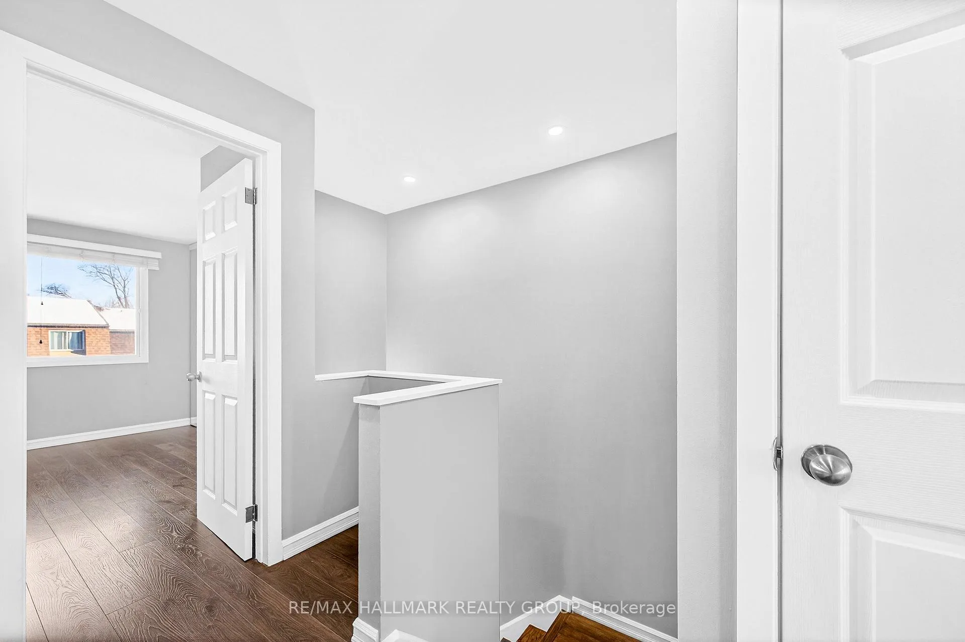 Photo 14 of Unit B, 905 Elmsmere Road, Ottawa, Beacon Hill South — HOMEH