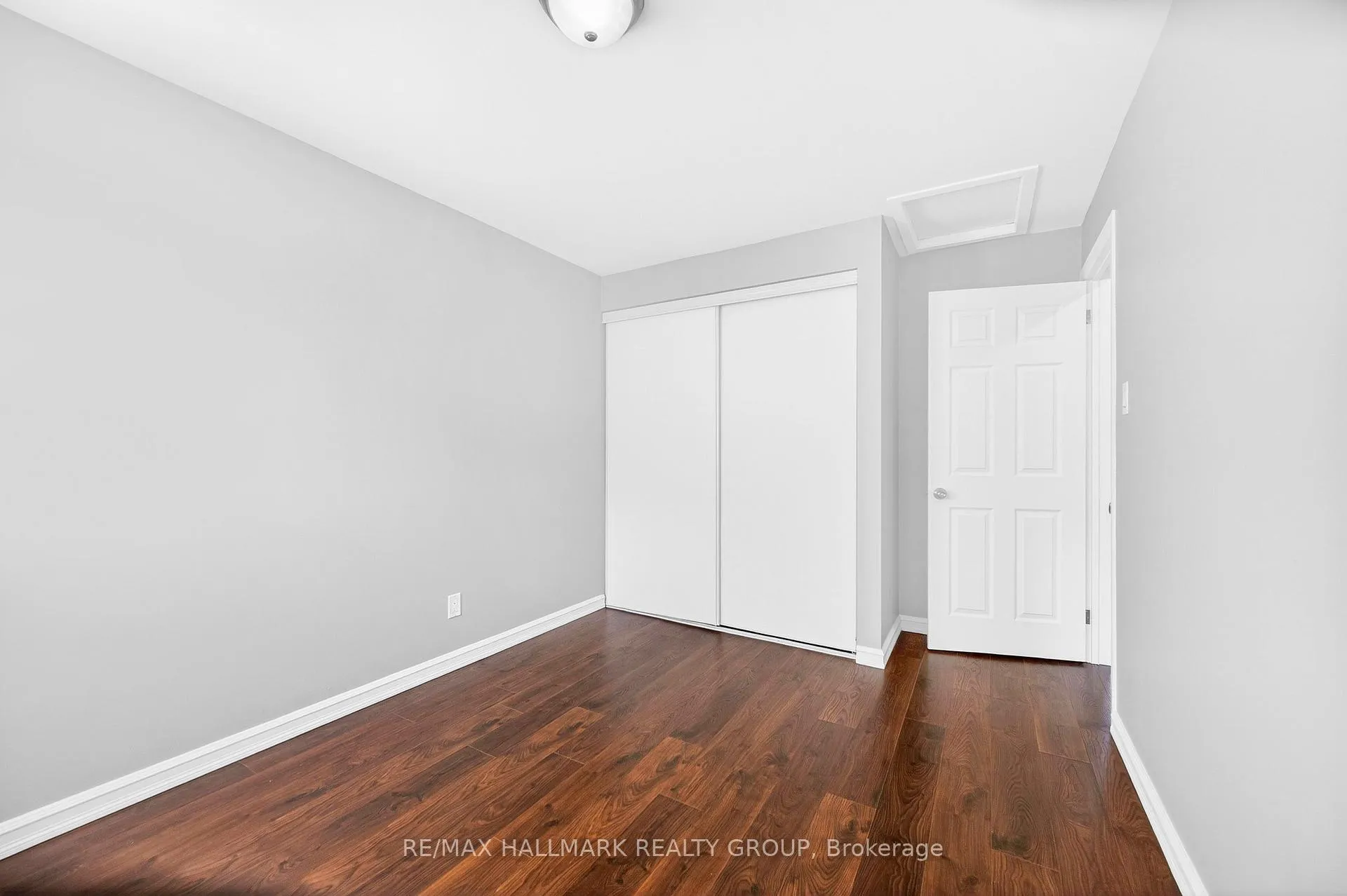 Photo 20 of Unit B, 905 Elmsmere Road, Ottawa, Beacon Hill South — HOMEH