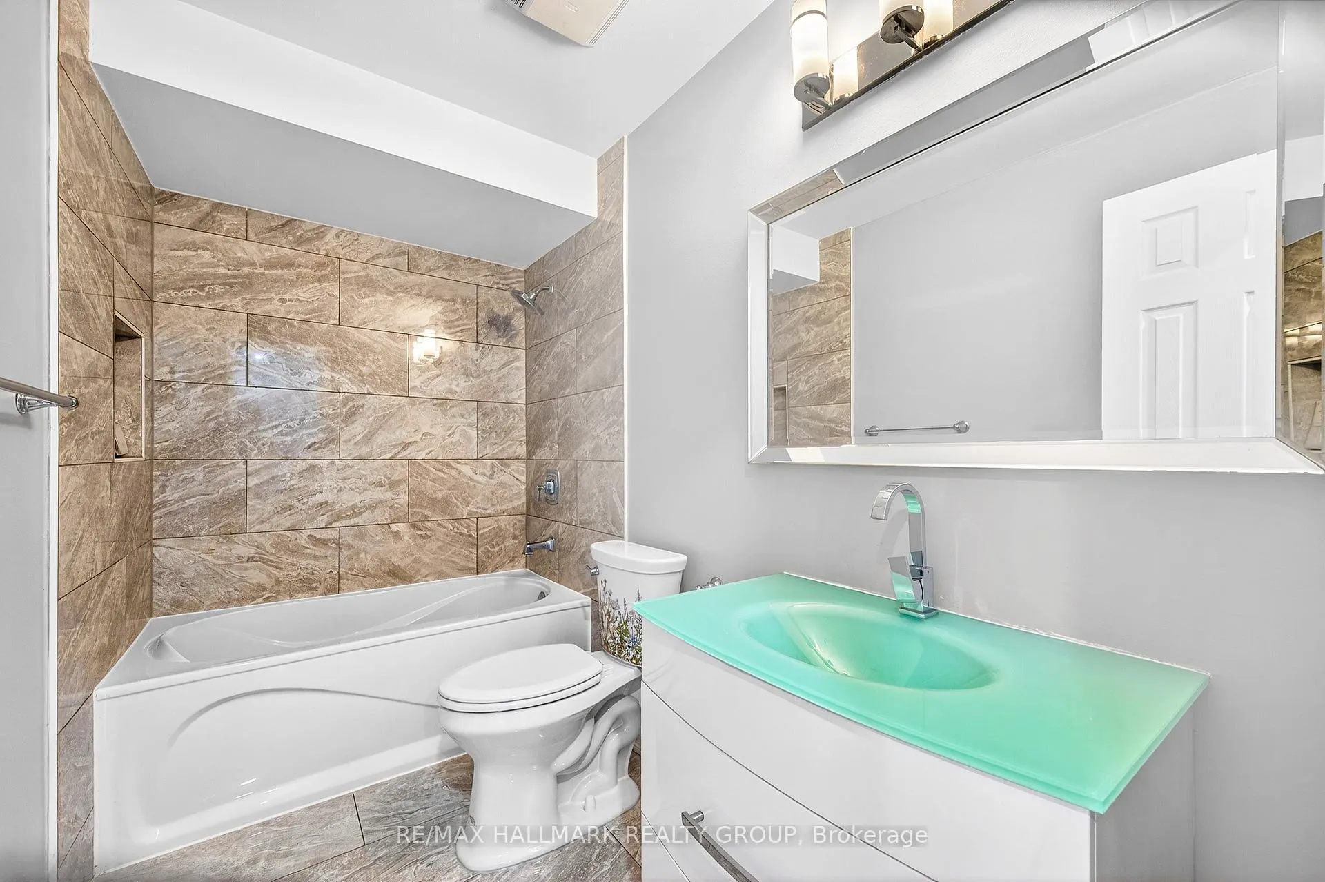 Photo 21 of Unit B, 905 Elmsmere Road, Ottawa, Beacon Hill South — HOMEH