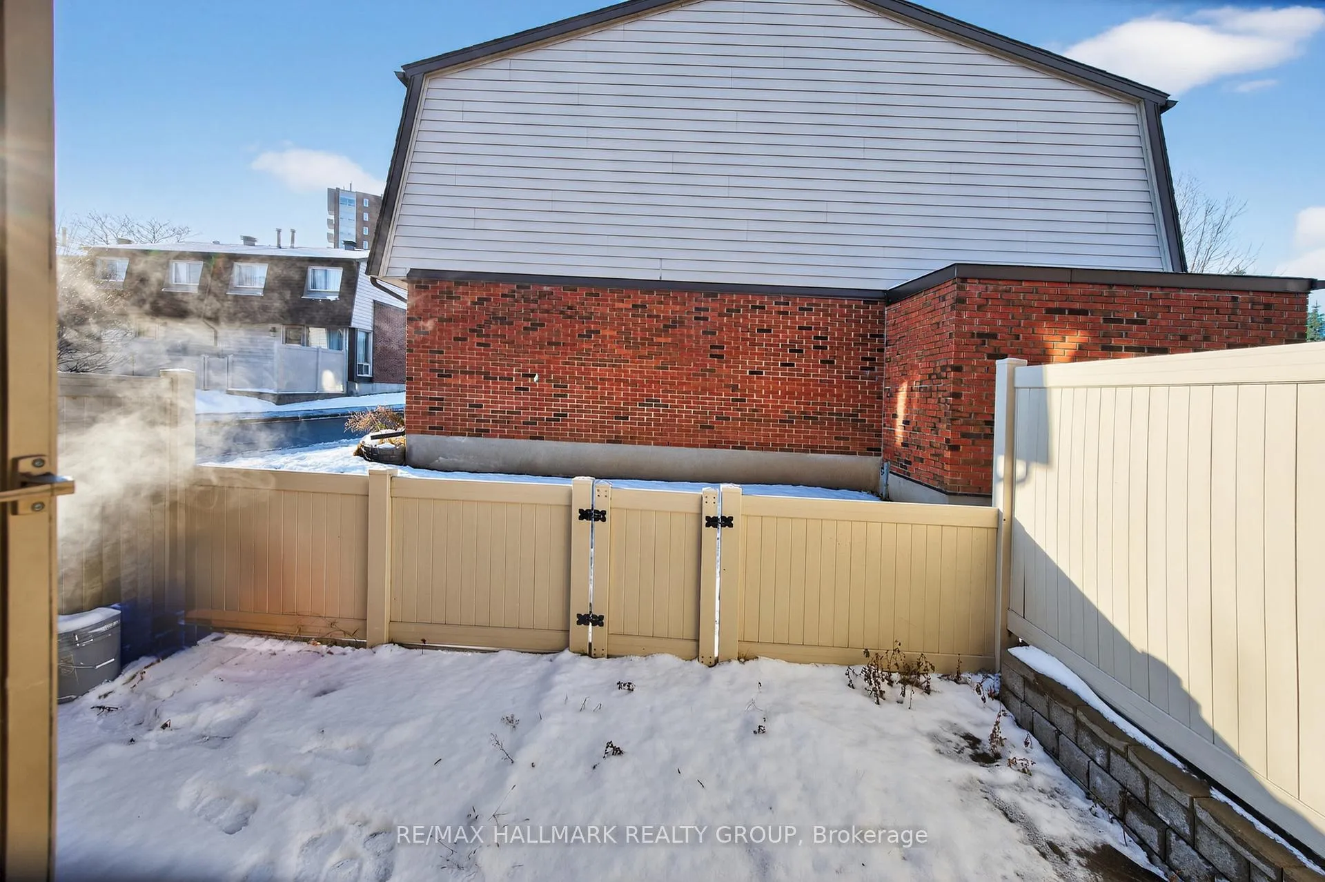 Photo 30 of Unit B, 905 Elmsmere Road, Ottawa, Beacon Hill South — HOMEH