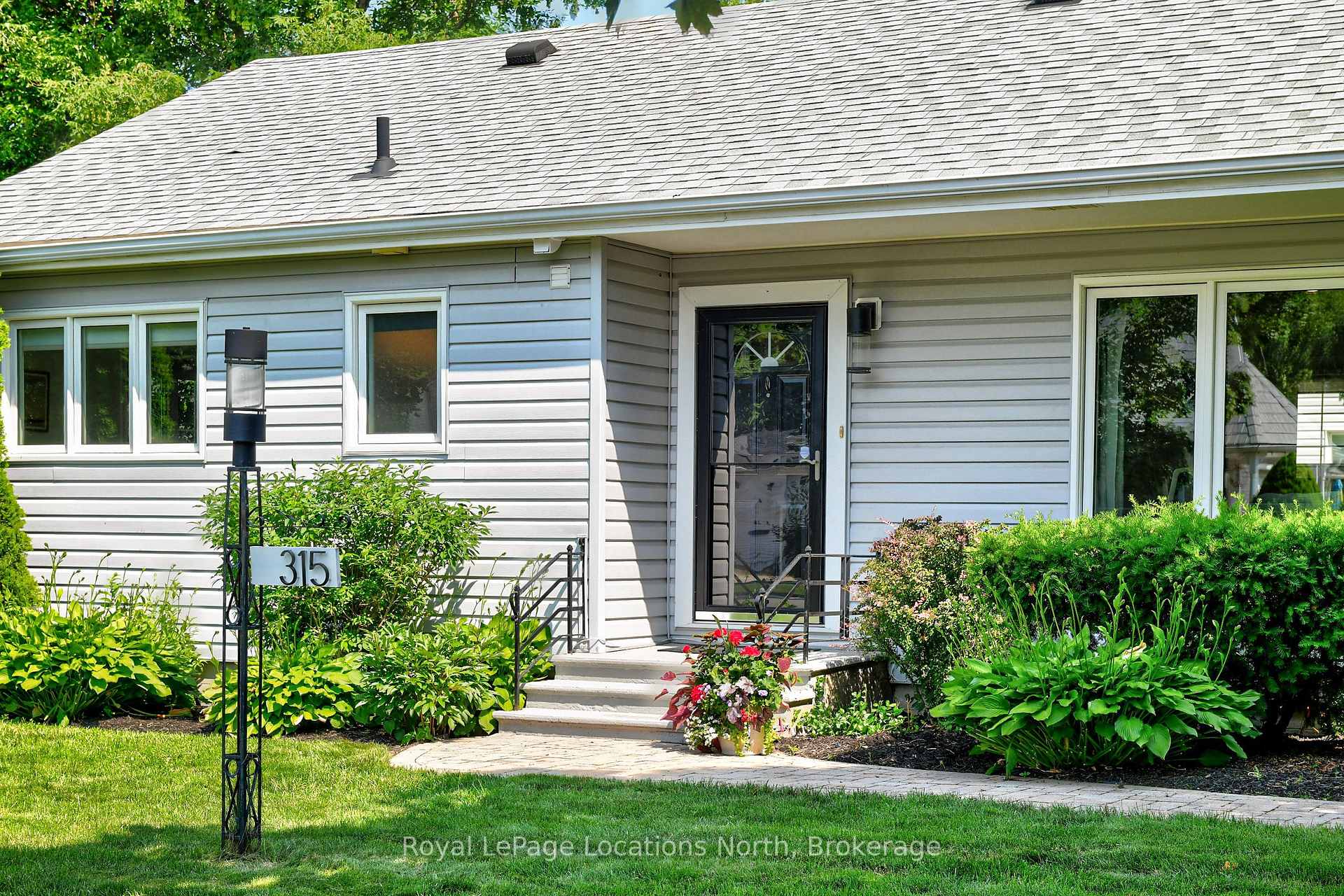 Photo 2 of 315 Fifth Street, Collingwood — HOMEH