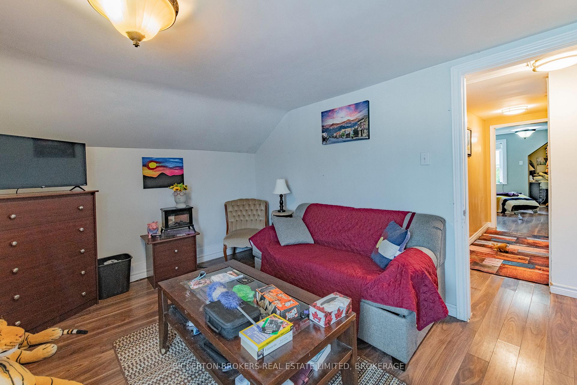 Photo 8 of 233 North Street N, Gananoque — HOMEH