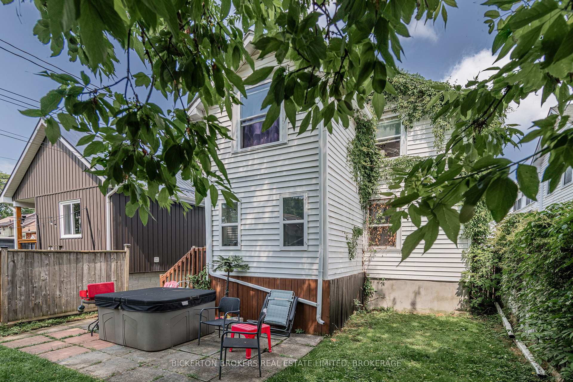 Photo 34 of 233 North Street N, Gananoque — HOMEH