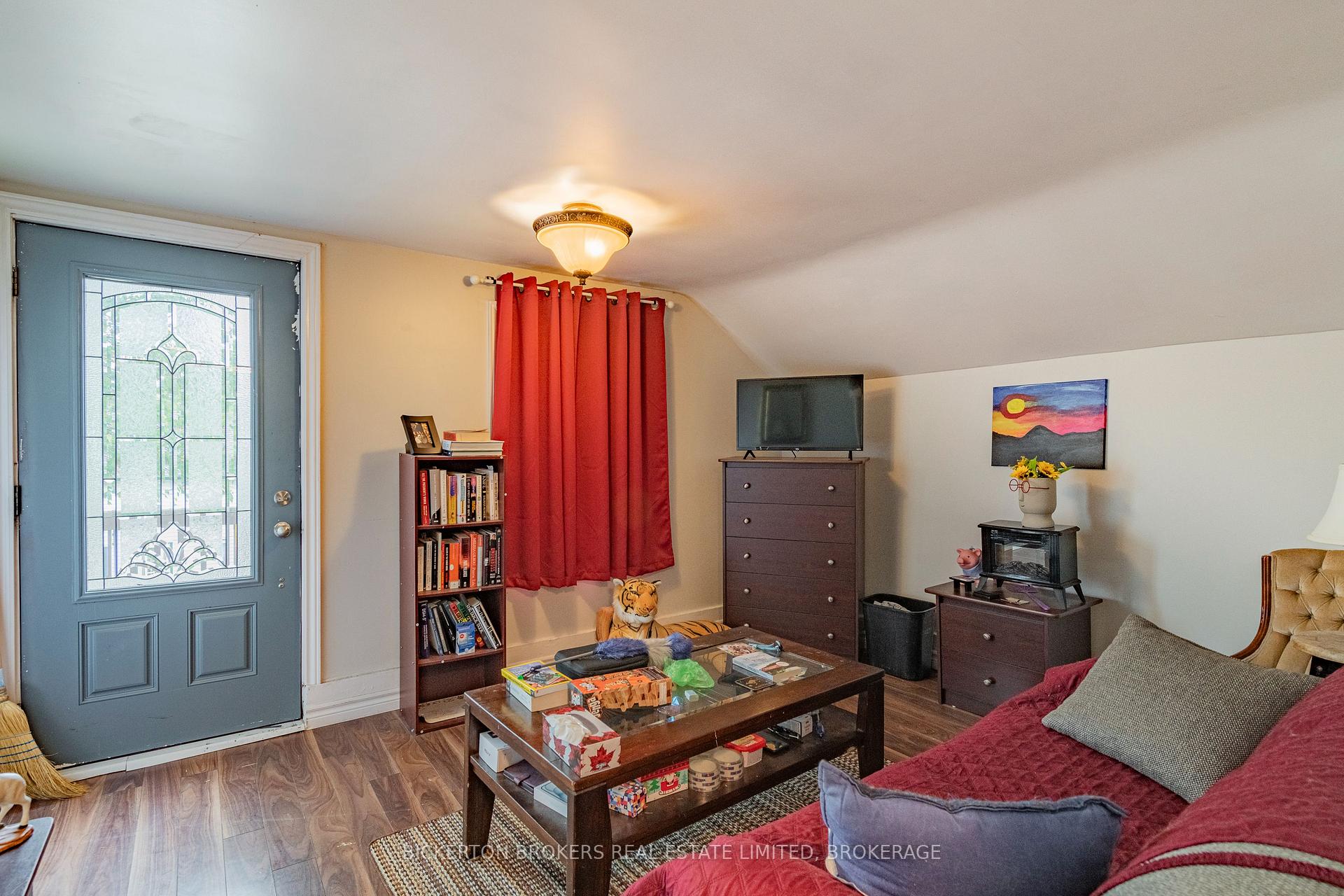 Photo 37 of 233 North Street N, Gananoque — HOMEH