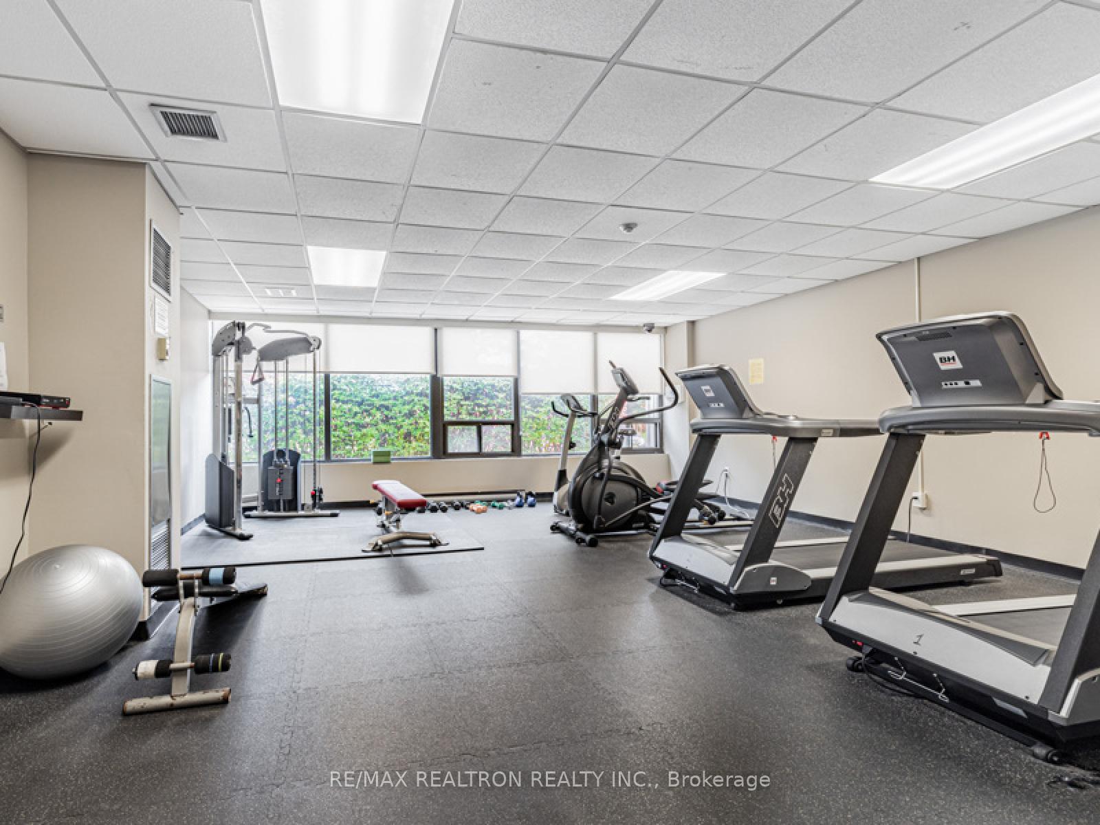 Photo 9 of Unit 504, 7440 Bathurst Street, Vaughan, Brownridge — HOMEH
