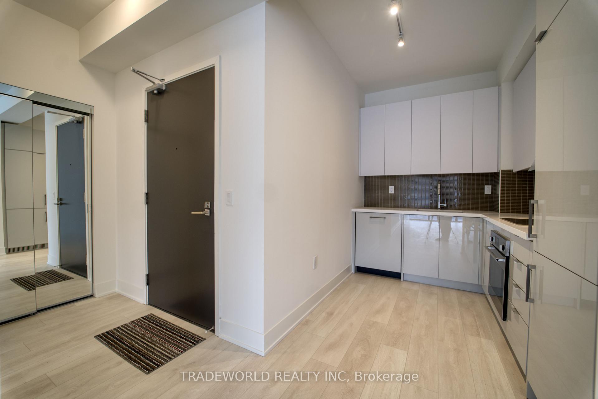 Photo 2 of Unit 909, 2908 Highway 7, Vaughan, Concord — HOMEH