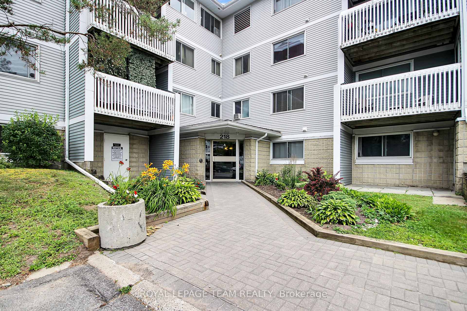 Photo 1 of Unit 305, 218 Viewmount Drive, Ottawa, Borden Farm/Stewart Farm/Carleton Heights/Parkwood Hills — HOMEH