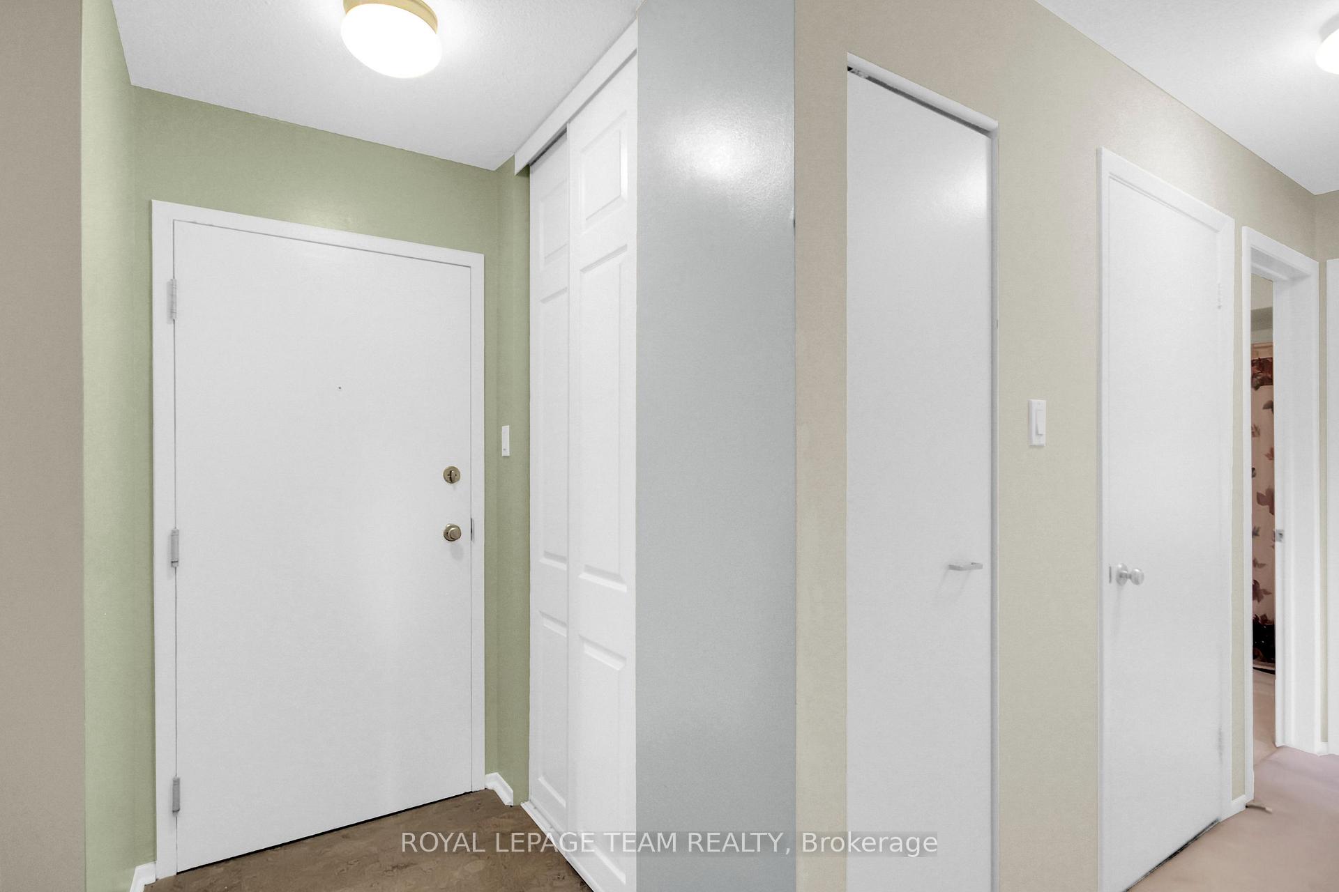 Photo 5 of Unit 305, 218 Viewmount Drive, Ottawa, Borden Farm/Stewart Farm/Carleton Heights/Parkwood Hills — HOMEH