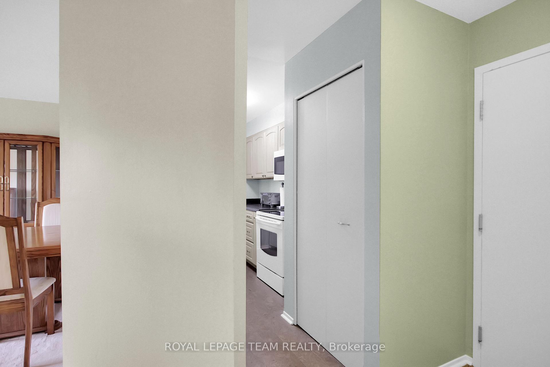 Photo 6 of Unit 305, 218 Viewmount Drive, Ottawa, Borden Farm/Stewart Farm/Carleton Heights/Parkwood Hills — HOMEH