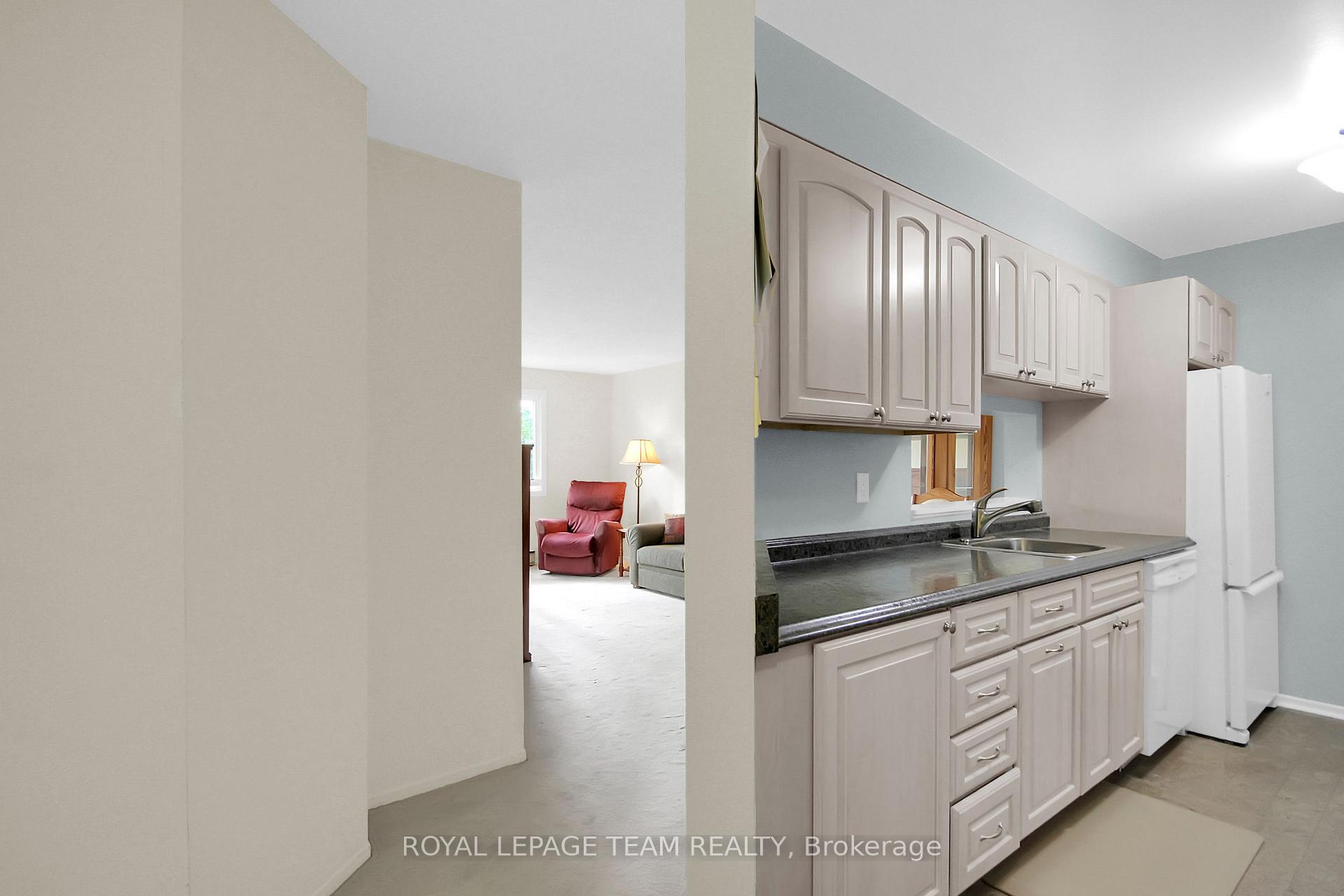 Photo 7 of Unit 305, 218 Viewmount Drive, Ottawa, Borden Farm/Stewart Farm/Carleton Heights/Parkwood Hills — HOMEH