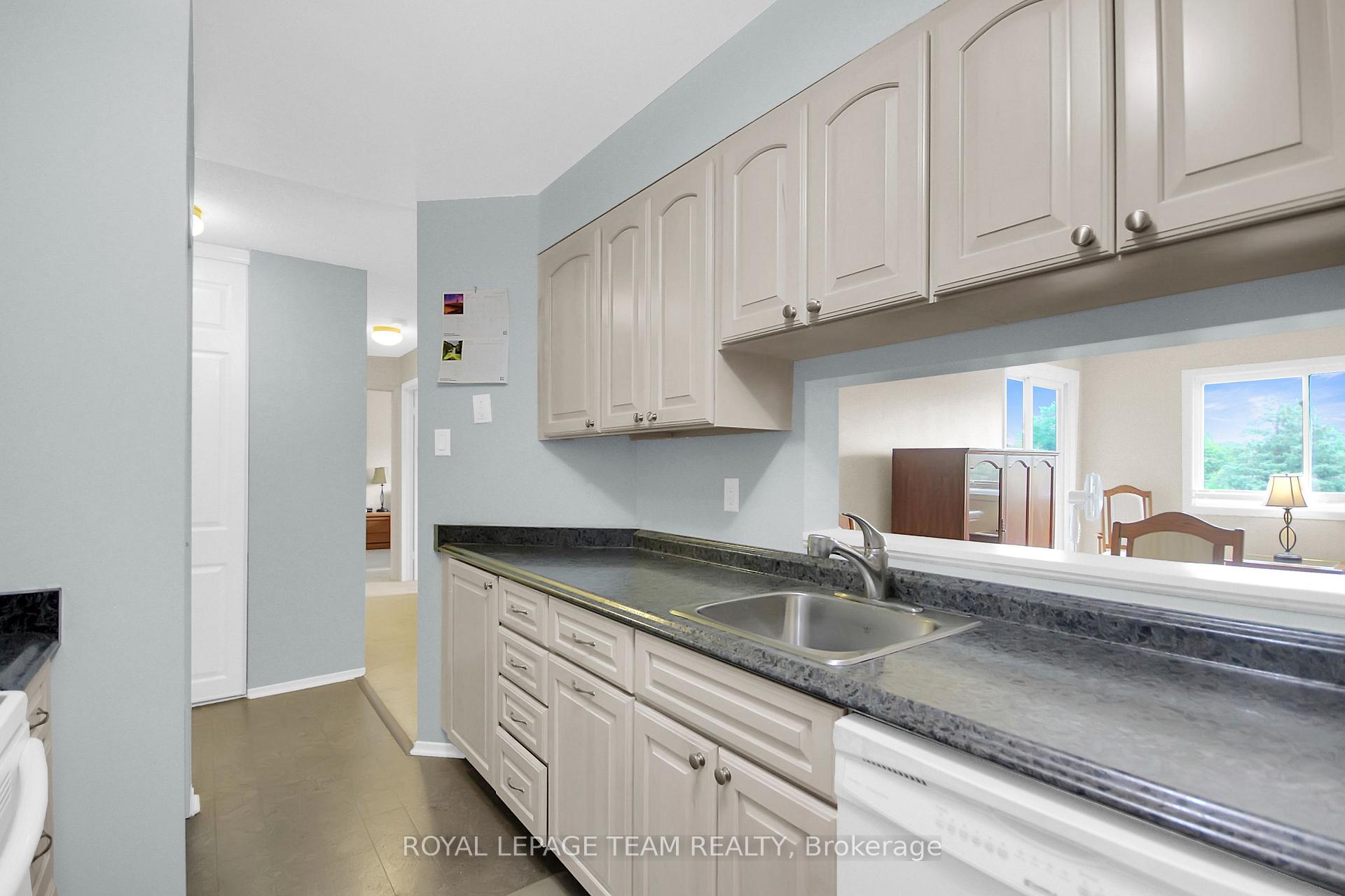Photo 13 of Unit 305, 218 Viewmount Drive, Ottawa, Borden Farm/Stewart Farm/Carleton Heights/Parkwood Hills — HOMEH