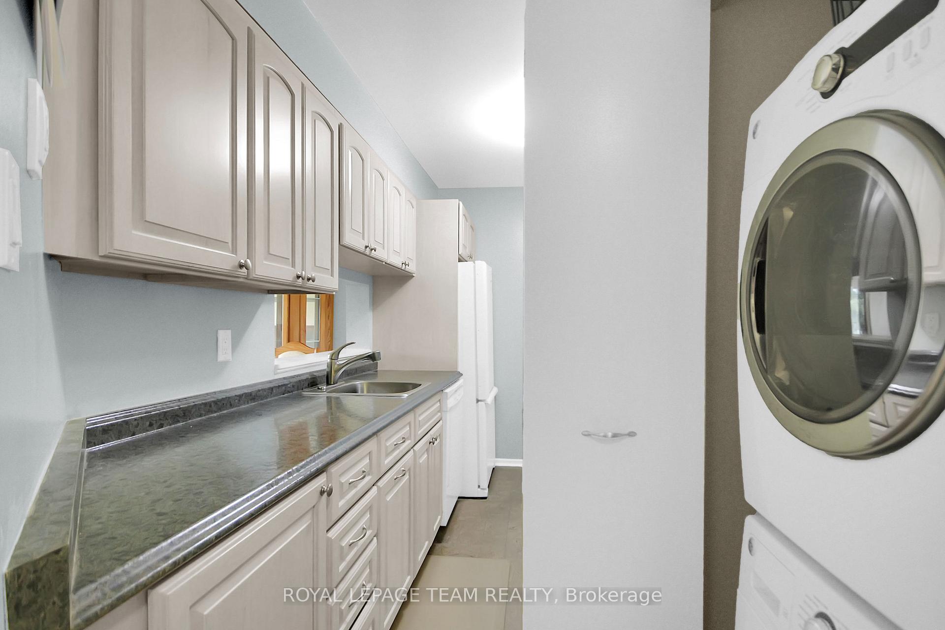 Photo 16 of Unit 305, 218 Viewmount Drive, Ottawa, Borden Farm/Stewart Farm/Carleton Heights/Parkwood Hills — HOMEH