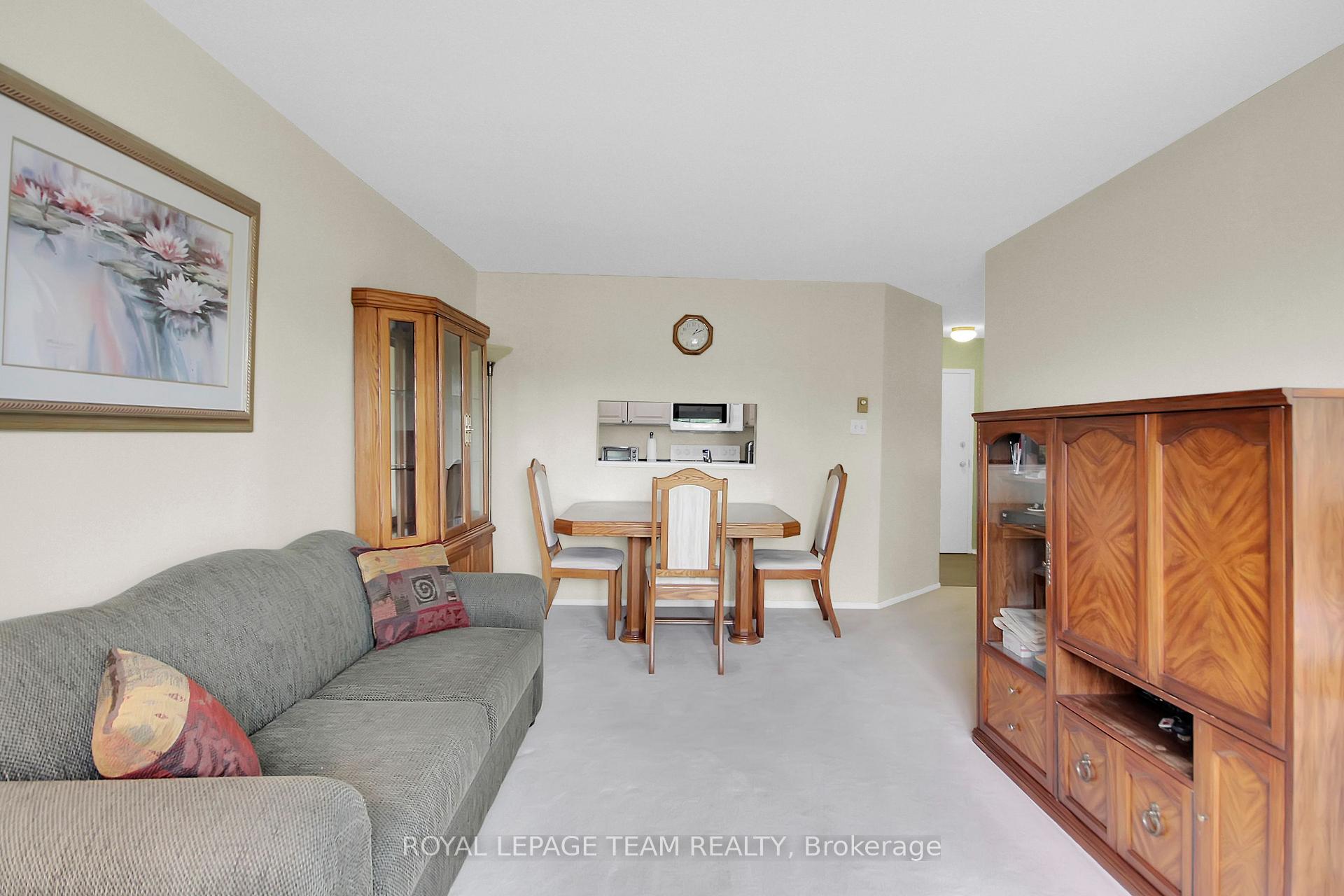 Photo 22 of Unit 305, 218 Viewmount Drive, Ottawa, Borden Farm/Stewart Farm/Carleton Heights/Parkwood Hills — HOMEH