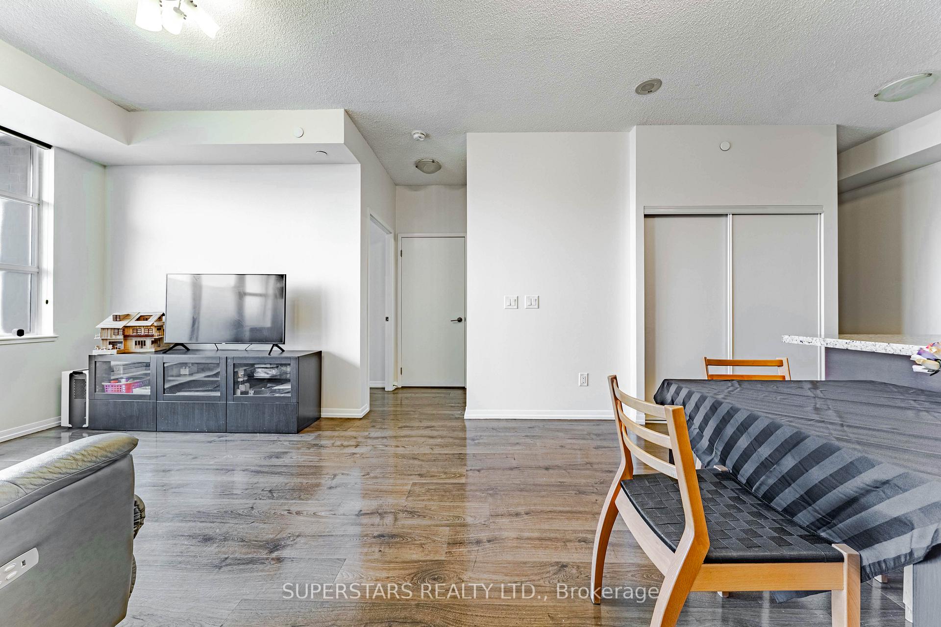 Photo 9 of Unit 223, 540 Bur Oak Avenue, Markham, Berczy — HOMEH