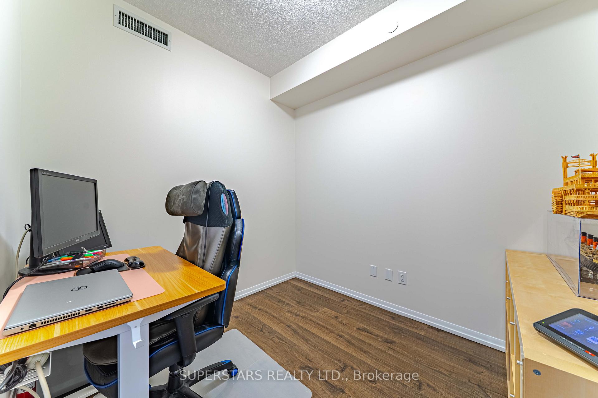 Photo 18 of Unit 223, 540 Bur Oak Avenue, Markham, Berczy — HOMEH