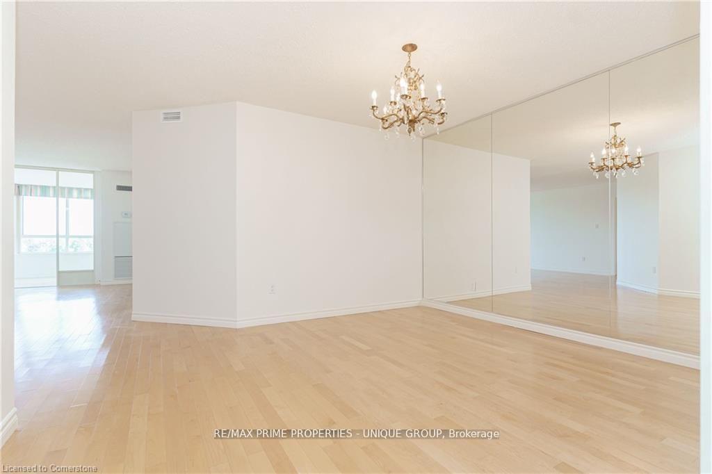 Photo 7 of Unit 827, 25 Austin Drive, Markham, Markville — HOMEH