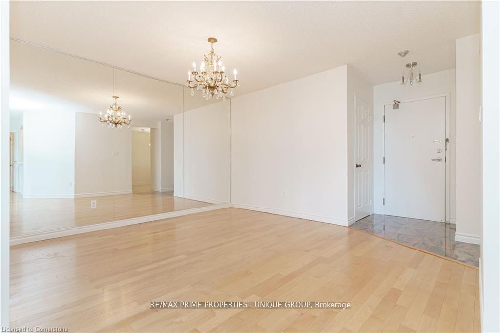 Photo 8 of Unit 827, 25 Austin Drive, Markham, Markville — HOMEH