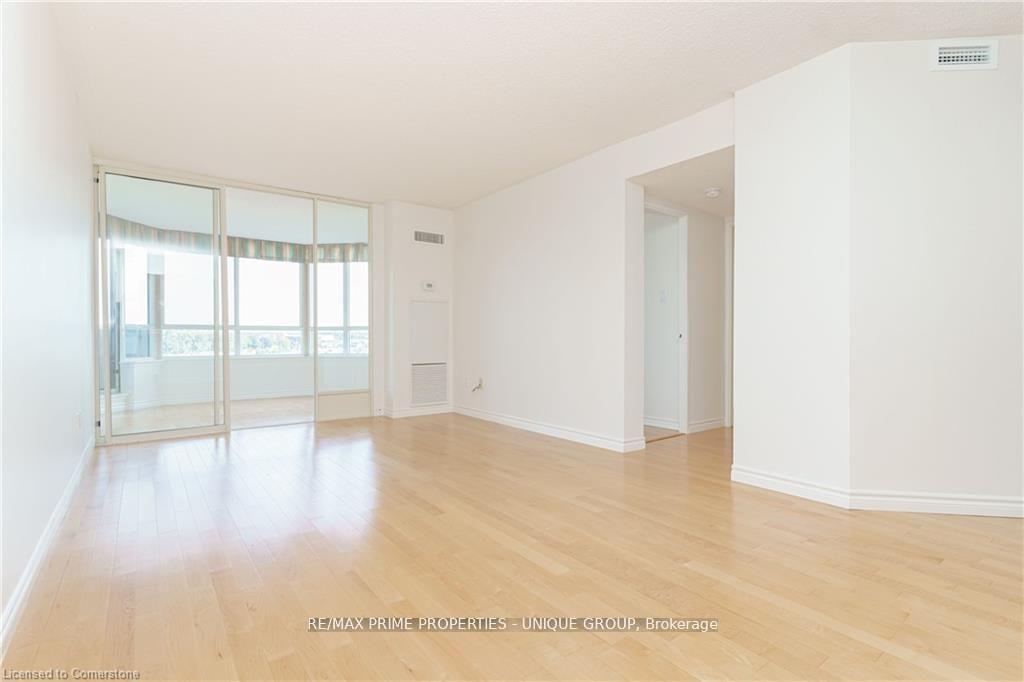 Photo 10 of Unit 827, 25 Austin Drive, Markham, Markville — HOMEH