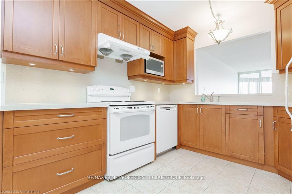 Photo 14 of Unit 827, 25 Austin Drive, Markham, Markville — HOMEH