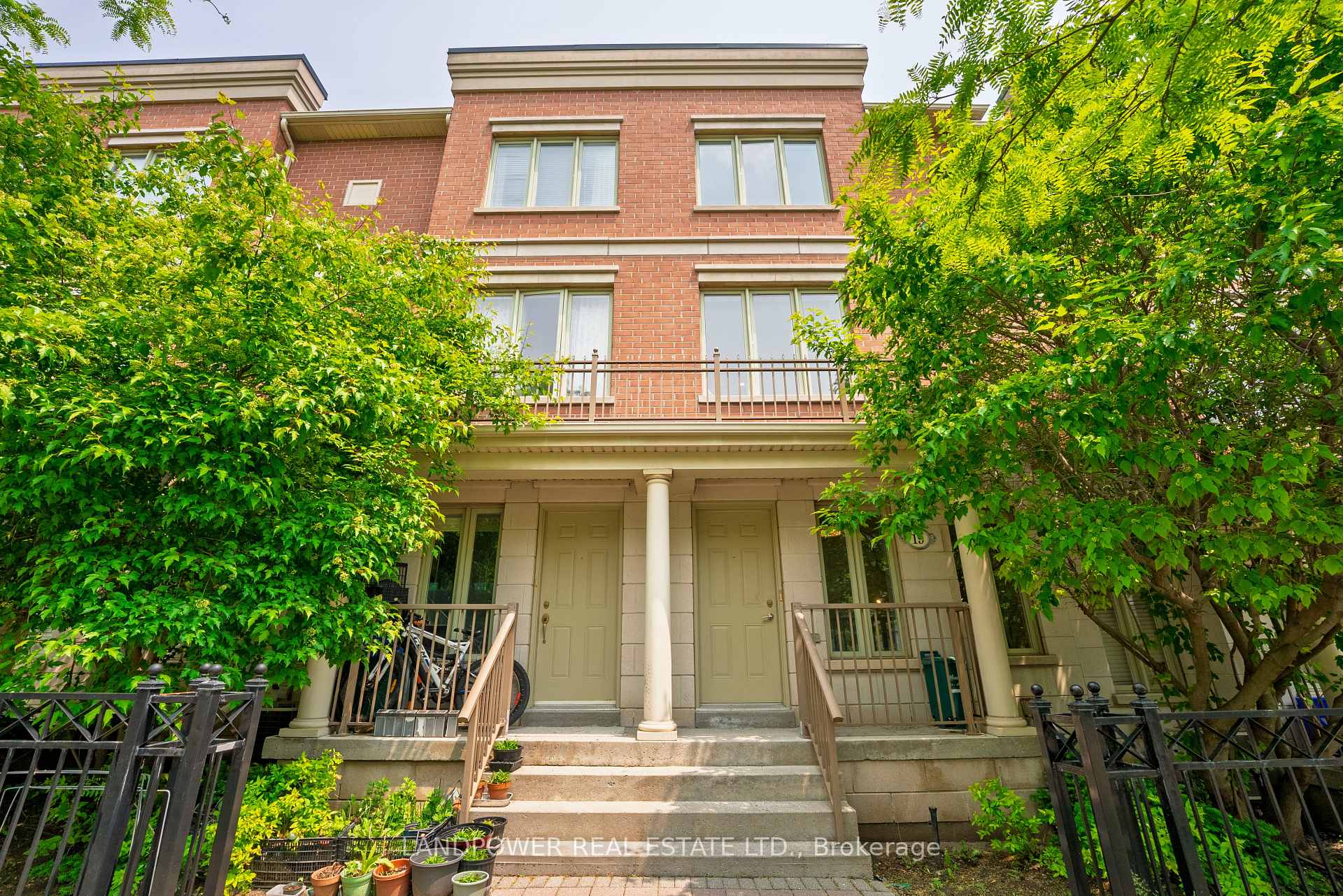 Photo 1 of 19 Saddlecreek Drive, Markham, Commerce Valley — HOMEH
