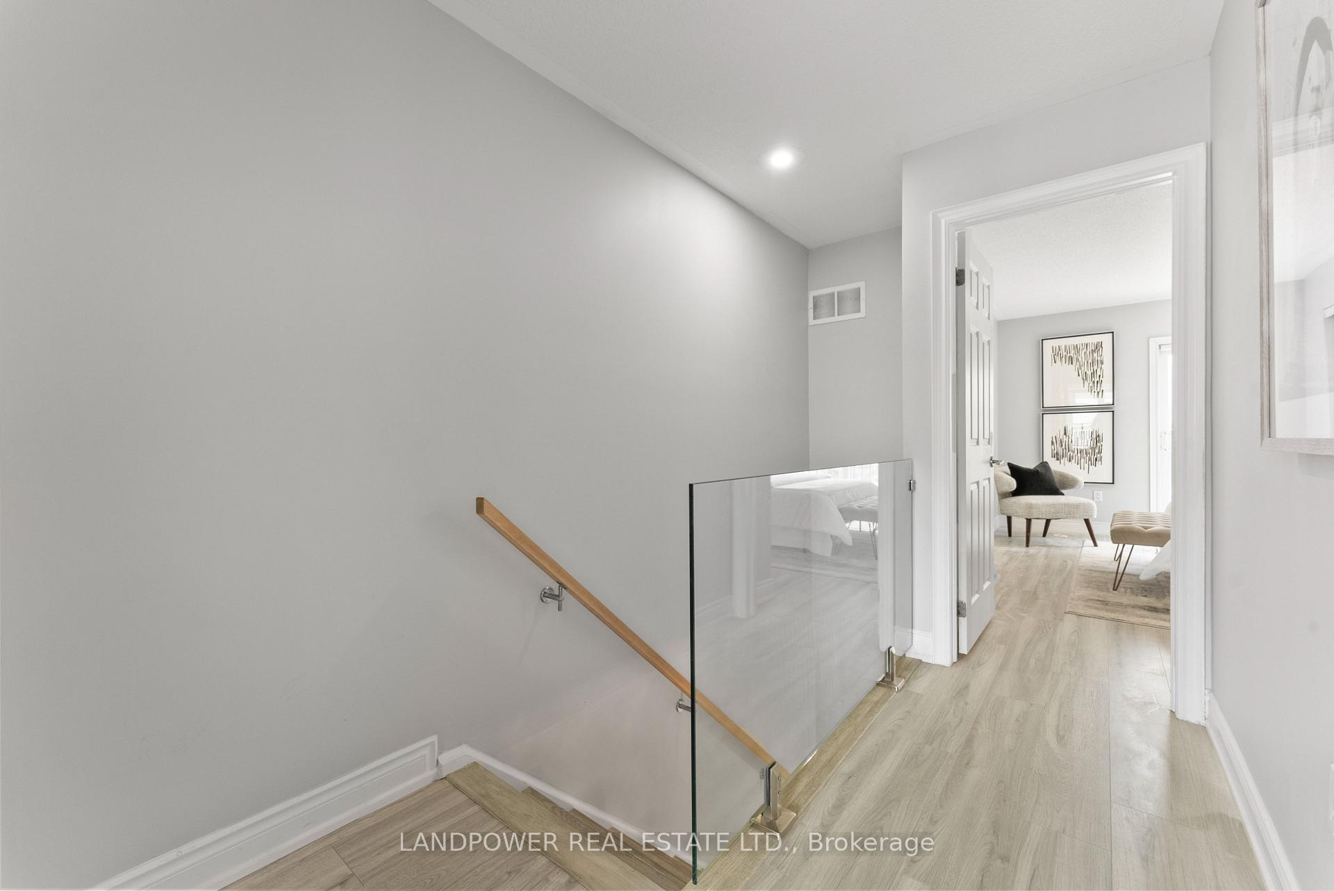 Photo 23 of 19 Saddlecreek Drive, Markham, Commerce Valley — HOMEH