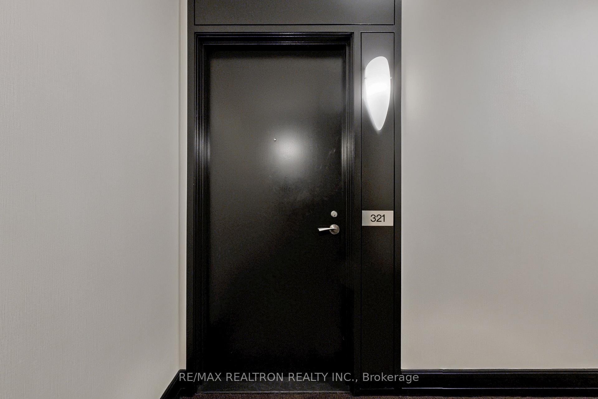 Photo 2 of Unit 321, 20 North Park Road, Vaughan, Beverley Glen — HOMEH