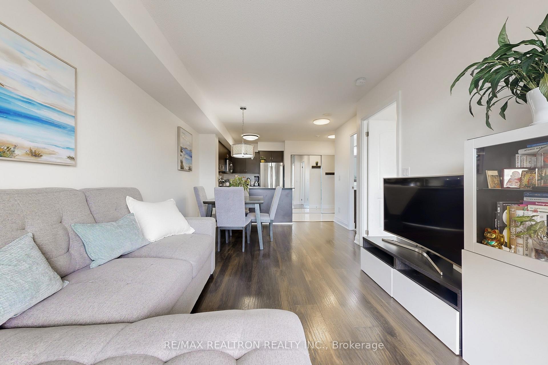 Photo 9 of Unit 321, 20 North Park Road, Vaughan, Beverley Glen — HOMEH