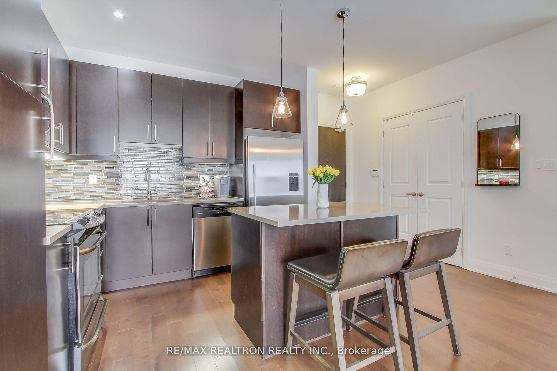 Photo 7 of Unit 506, 15277 Yonge Street, Aurora, Aurora Village — HOMEH
