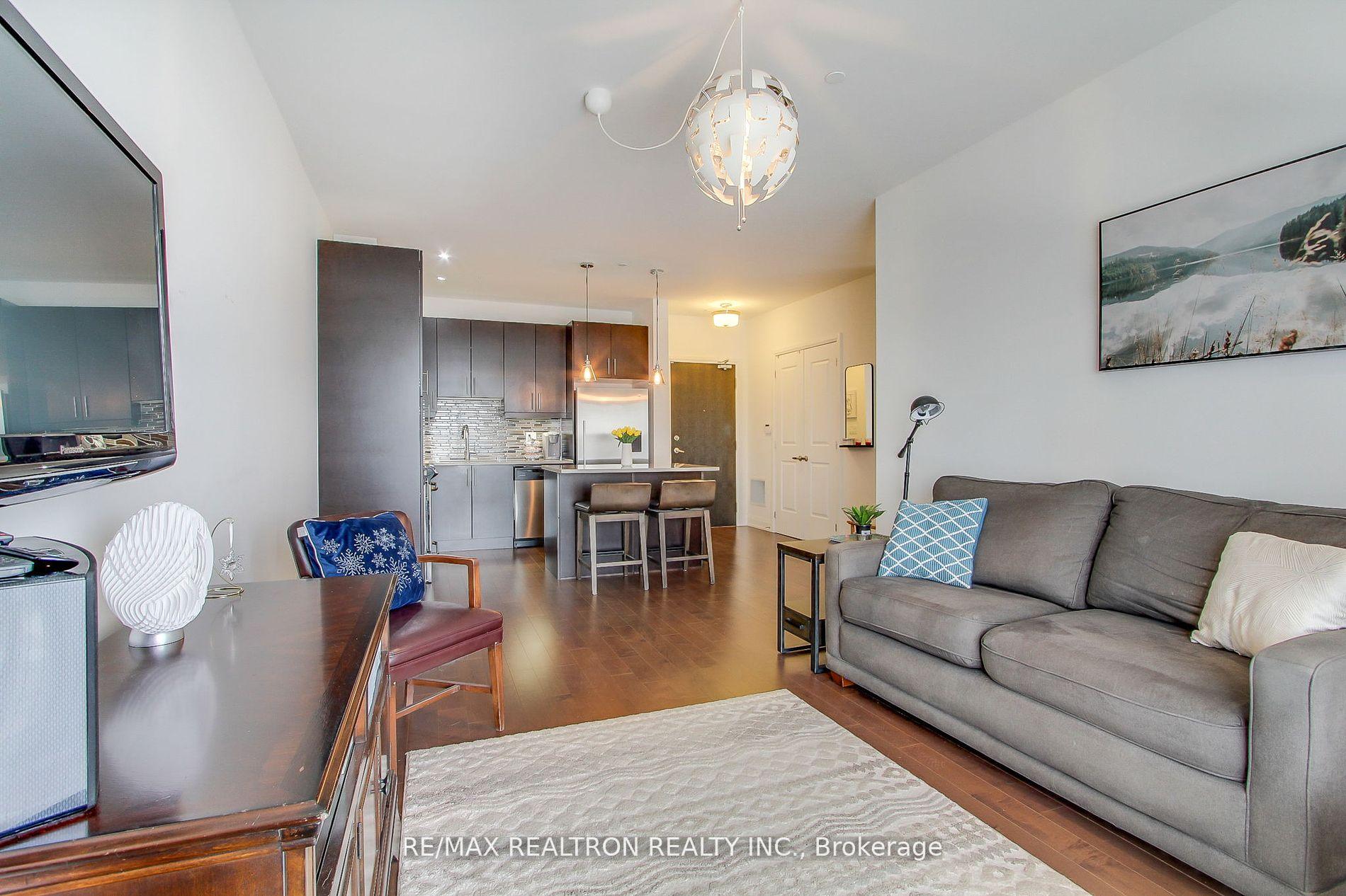 Photo 9 of Unit 506, 15277 Yonge Street, Aurora, Aurora Village — HOMEH