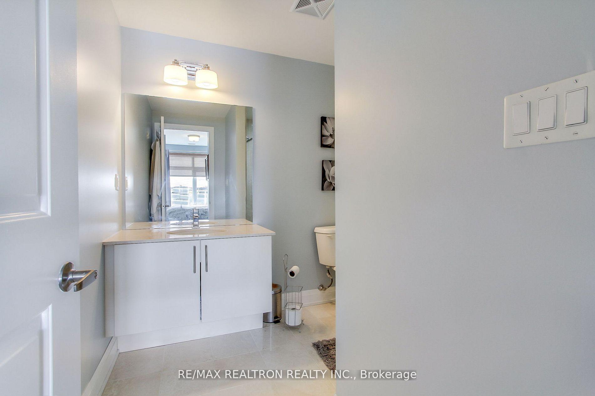 Photo 14 of Unit 506, 15277 Yonge Street, Aurora, Aurora Village — HOMEH