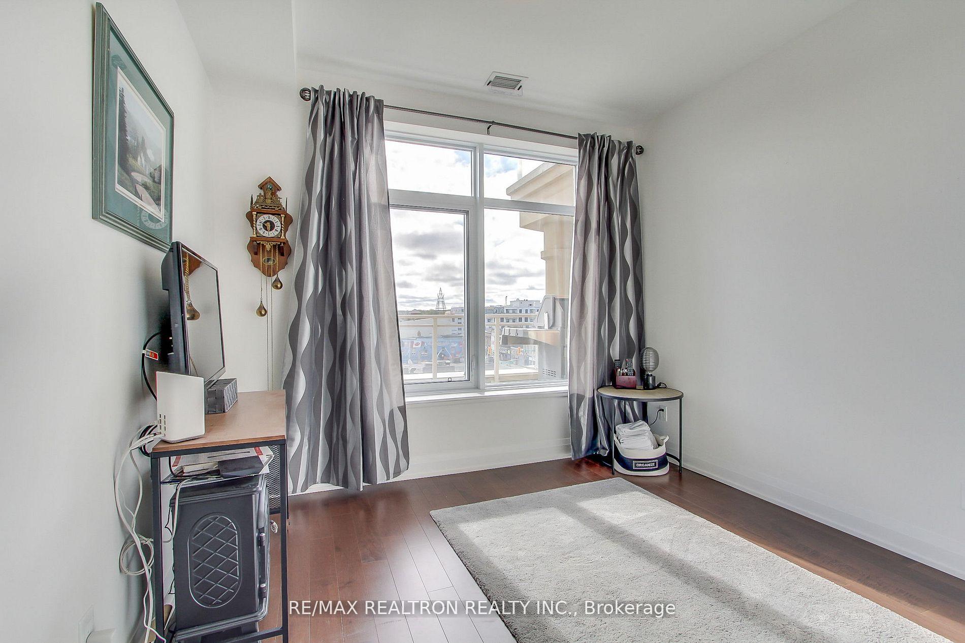 Photo 15 of Unit 506, 15277 Yonge Street, Aurora, Aurora Village — HOMEH