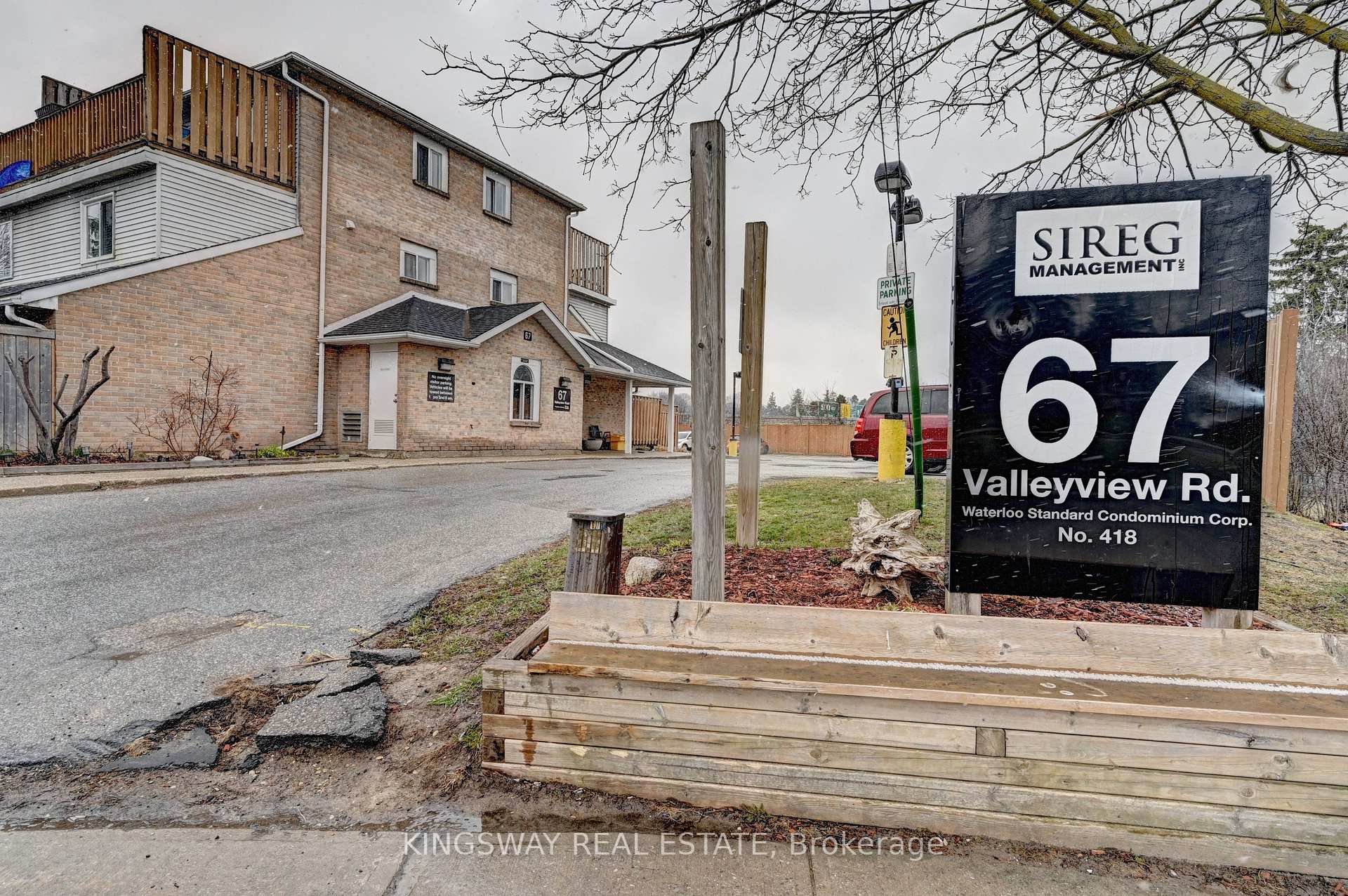 Front of Unit 37, 67 Valleyview Road