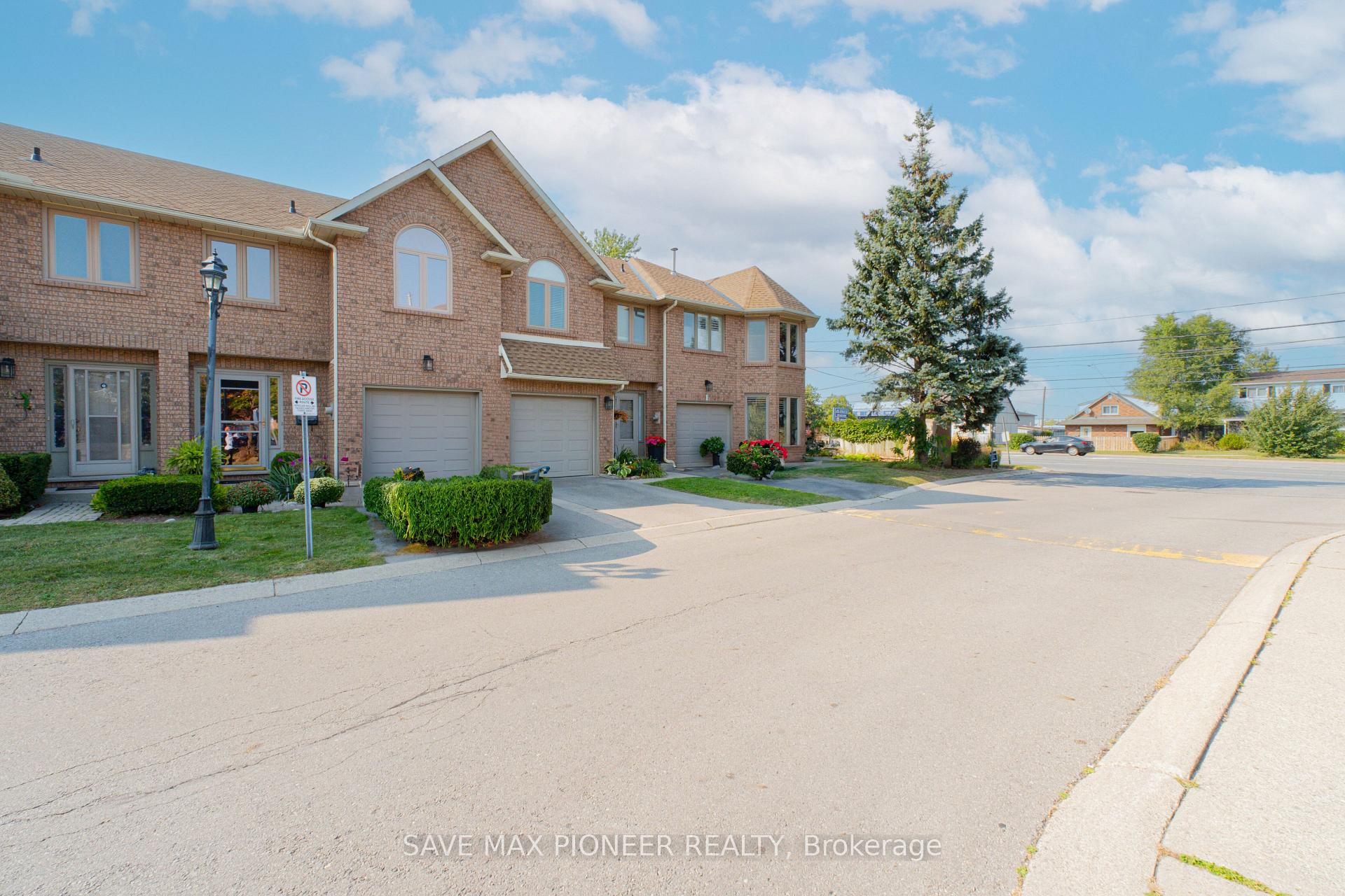 Photo 3 of Unit 2, 502 Barton Street, Hamilton, Stoney Creek — HOMEH