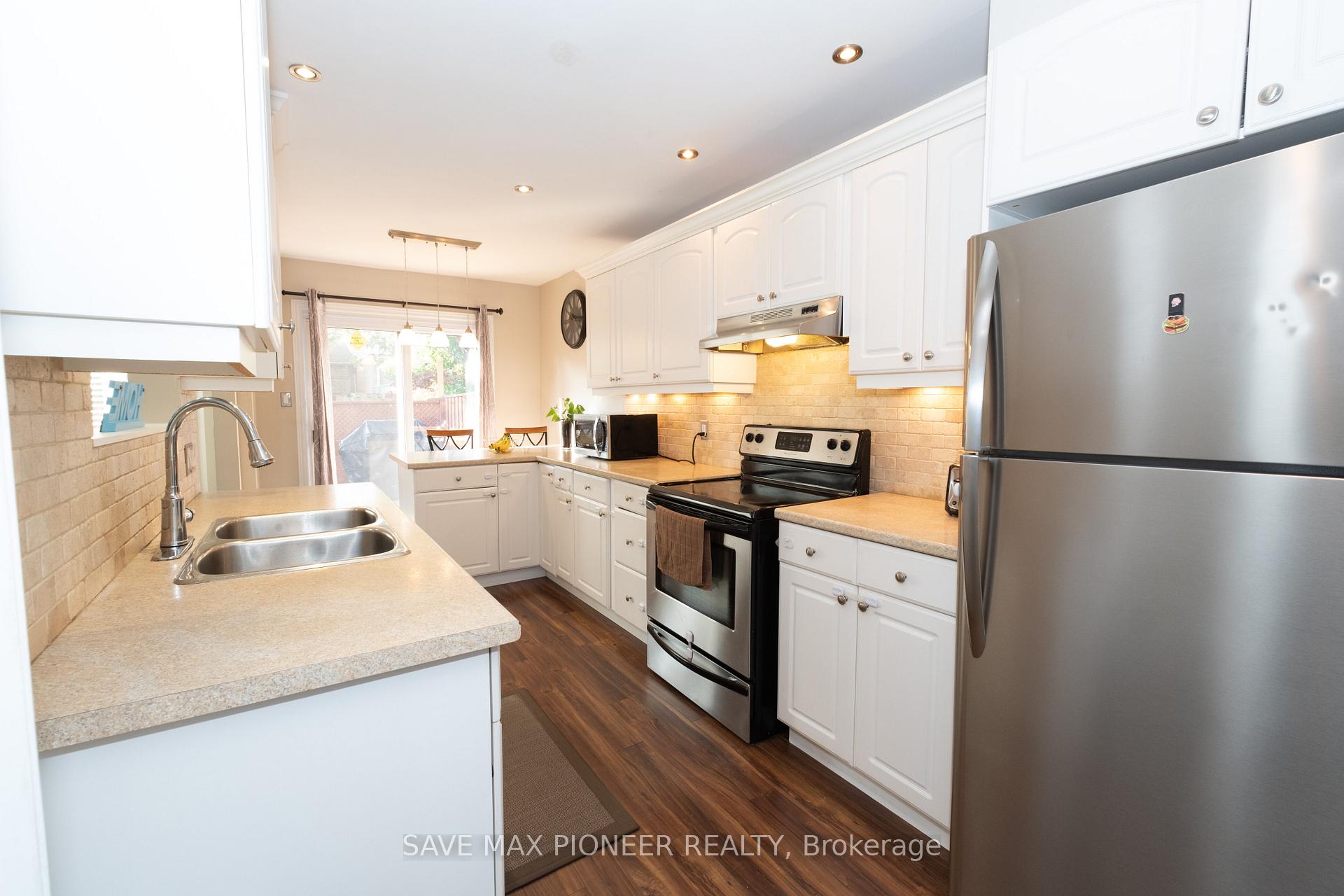 Photo 9 of Unit 2, 502 Barton Street, Hamilton, Stoney Creek — HOMEH