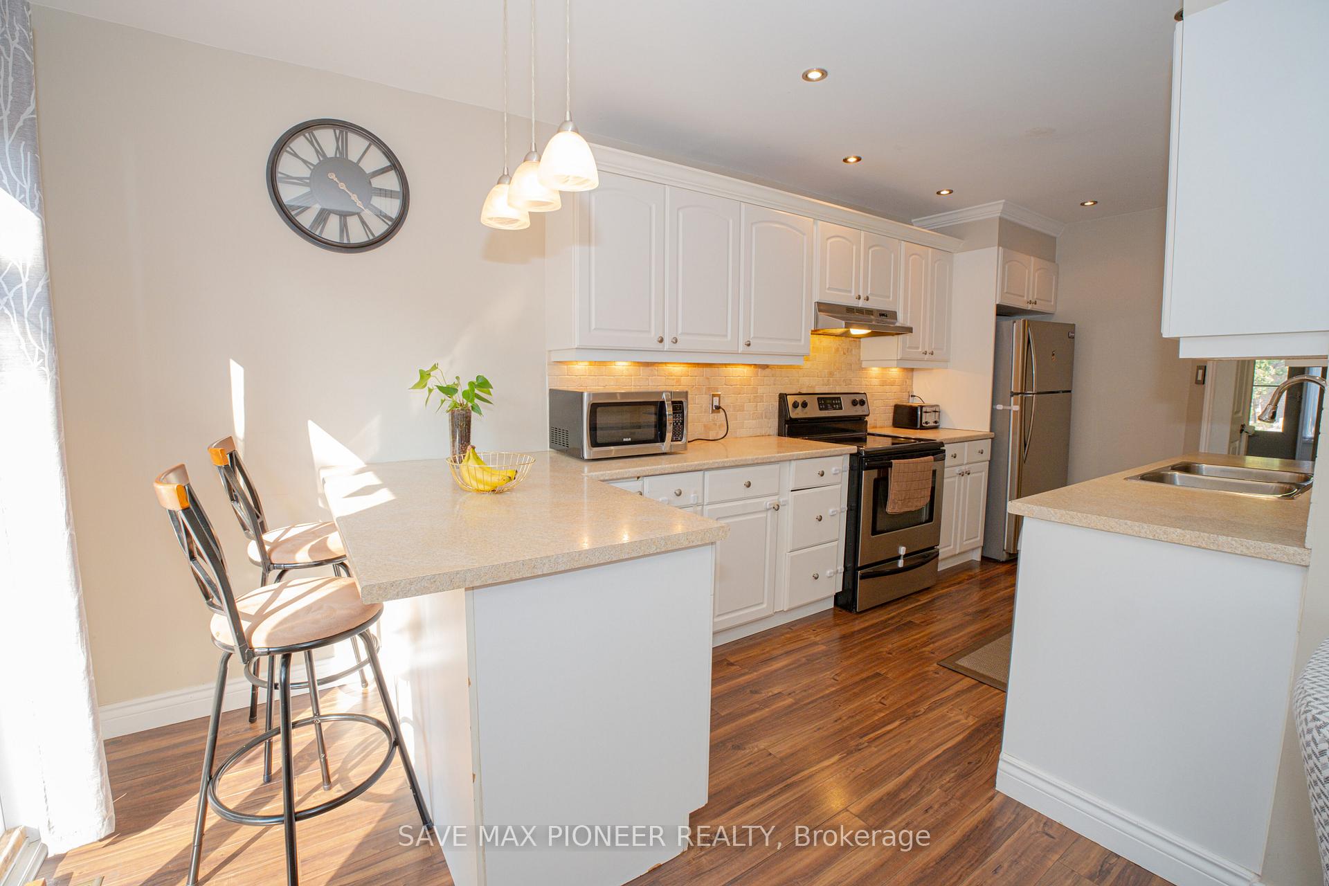 Photo 10 of Unit 2, 502 Barton Street, Hamilton, Stoney Creek — HOMEH