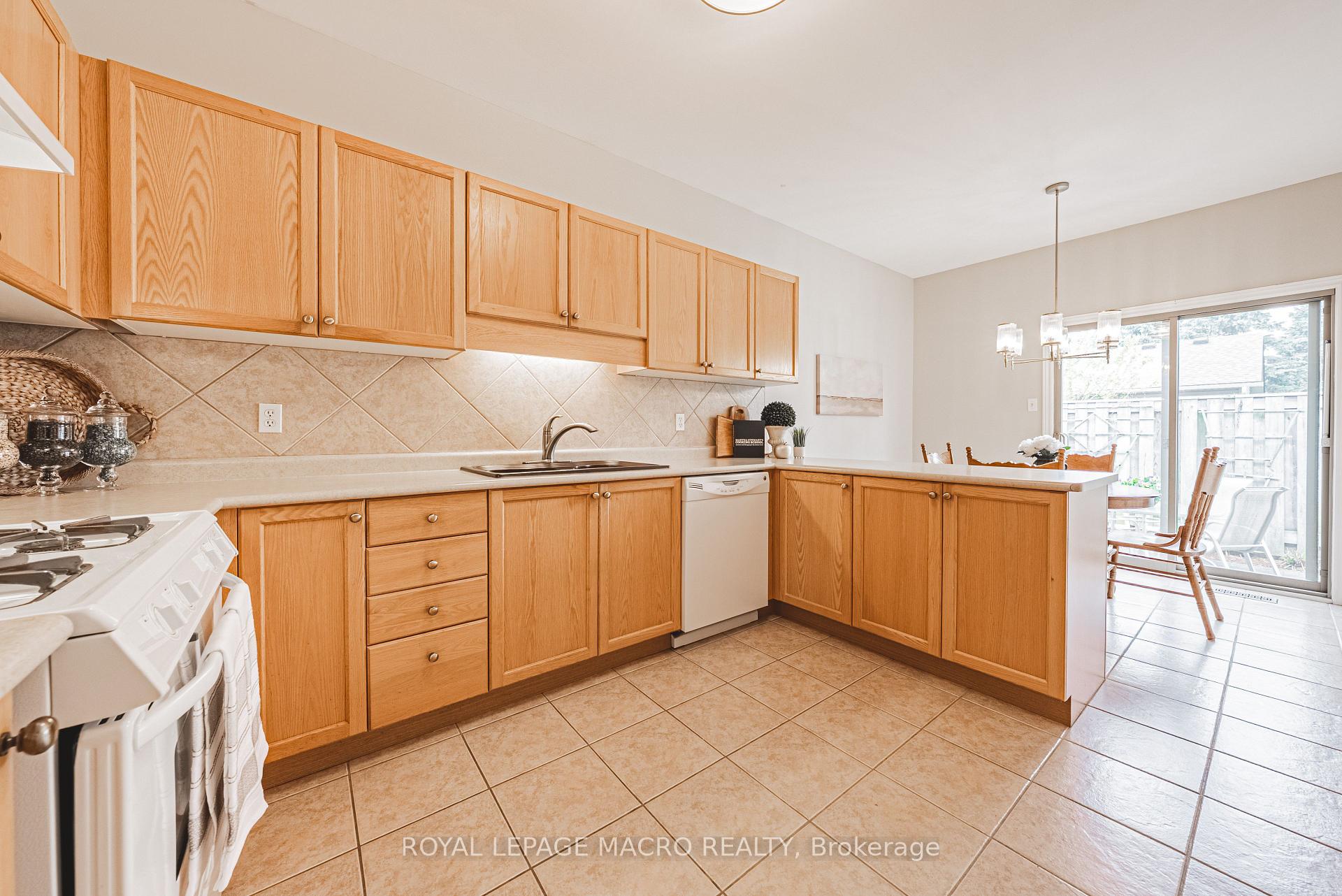Photo 12 of Unit 59, 34 Southbrook Drive, Hamilton, Binbrook — HOMEH